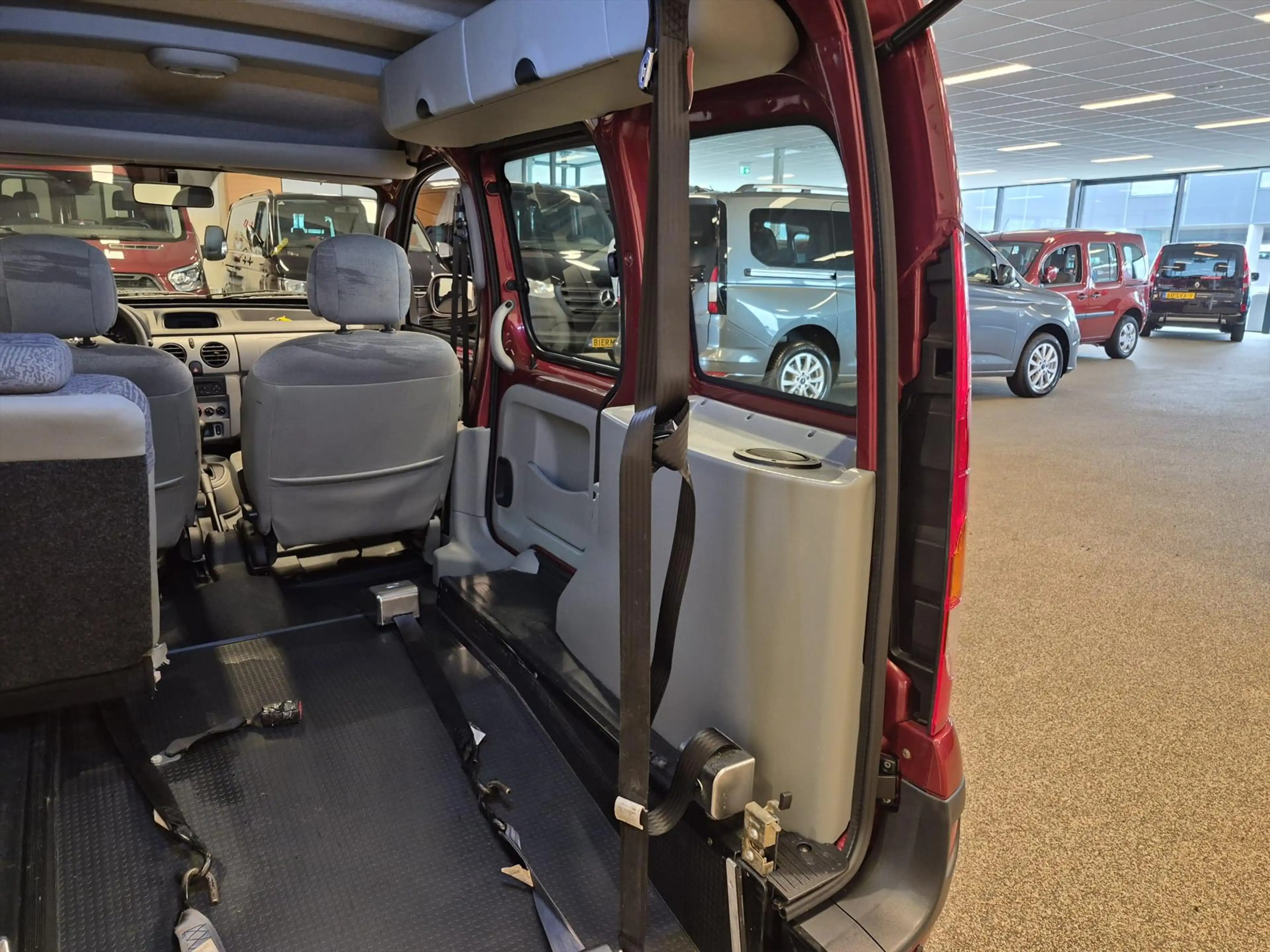 Renault Kangoo Rolstoelauto Automaat (airco) 3+1 — photo 6