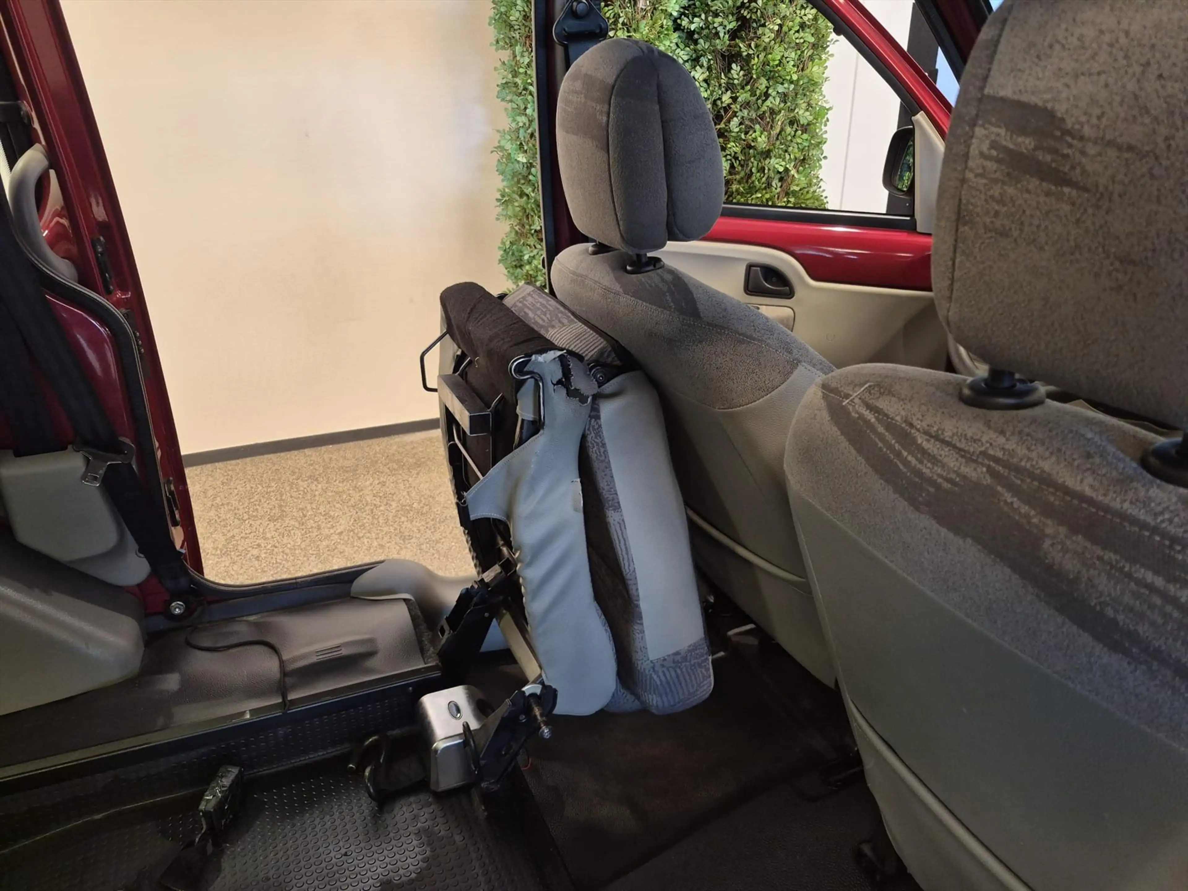 Renault Kangoo Rolstoelauto Automaat (airco) 3+1 — photo 5