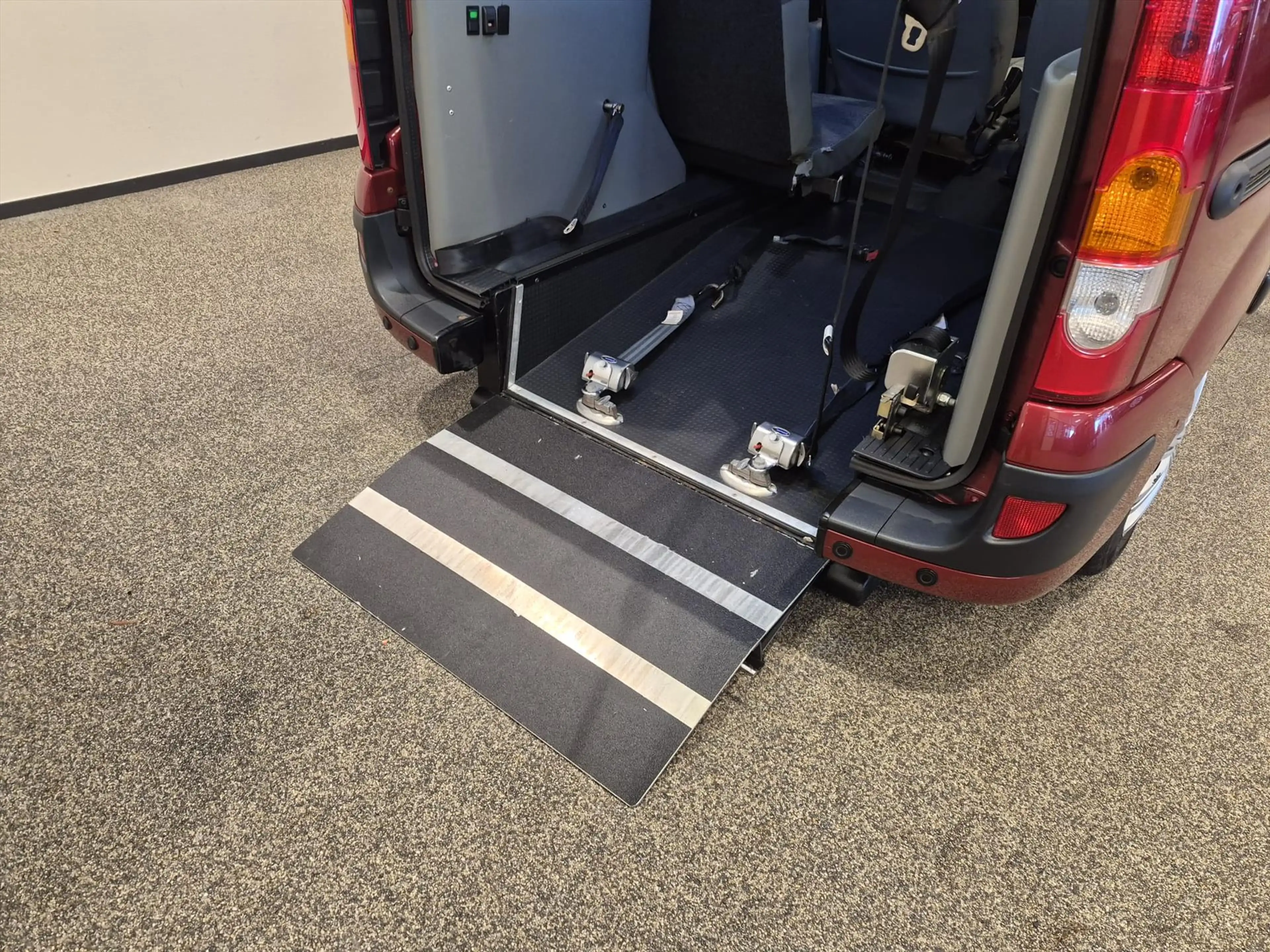 Renault Kangoo Rolstoelauto Automaat (airco) 3+1 — photo 10