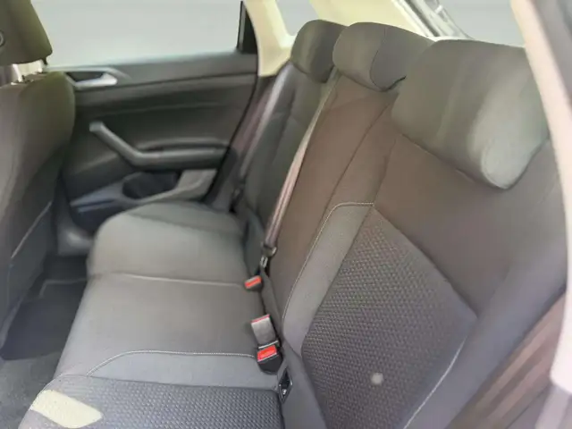 Volkswagen Polo view 11