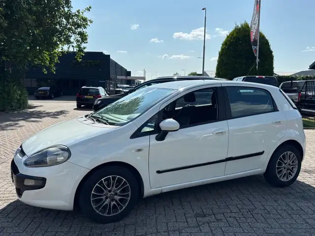 Fiat Punto Evo view 3