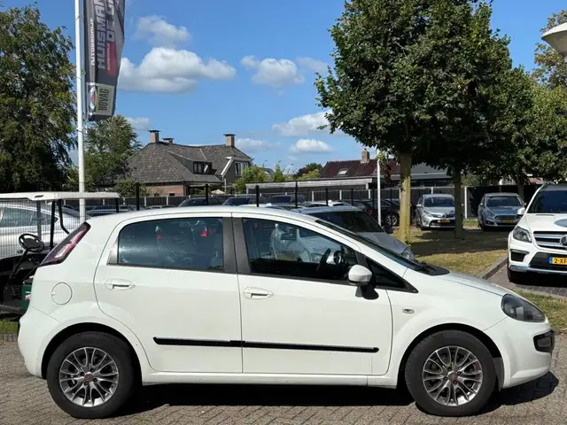 Fiat Punto Evo view 4