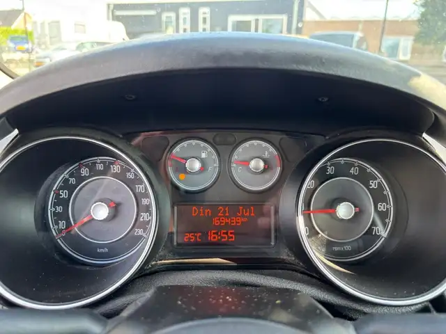 Fiat Punto Evo view 12