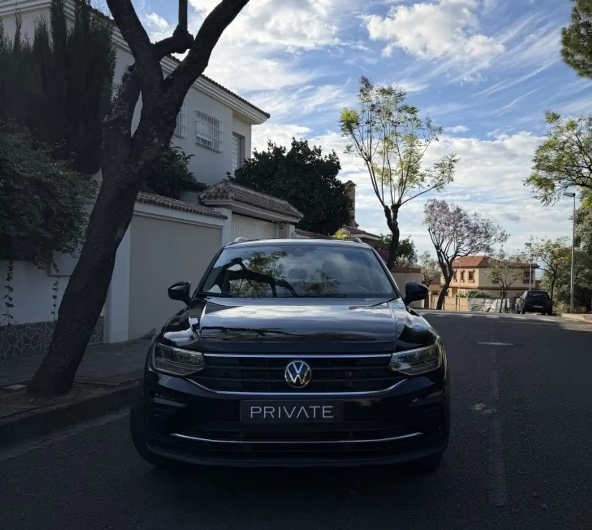 Volkswagen Tiguan Familiar Automático de 5 Puertas Negro - 2