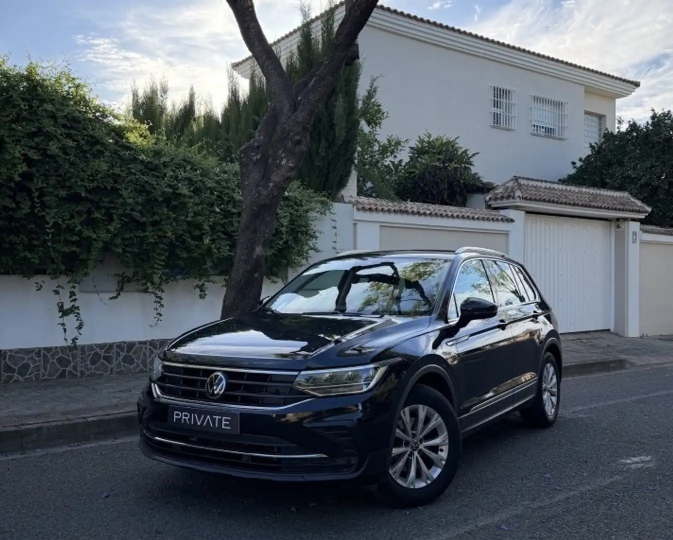 Volkswagen Tiguan Familiar Automático de 5 Puertas Negro - 1