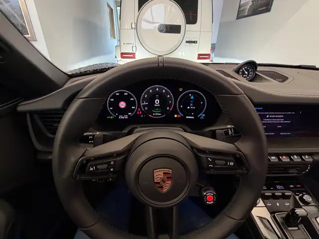Porsche 911 view 6