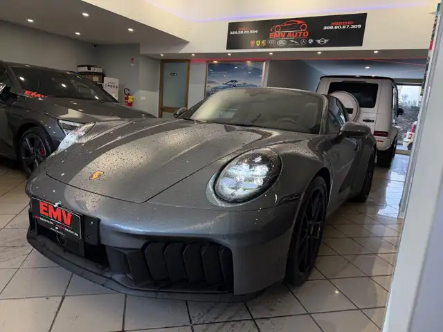 Porsche 911 view 2