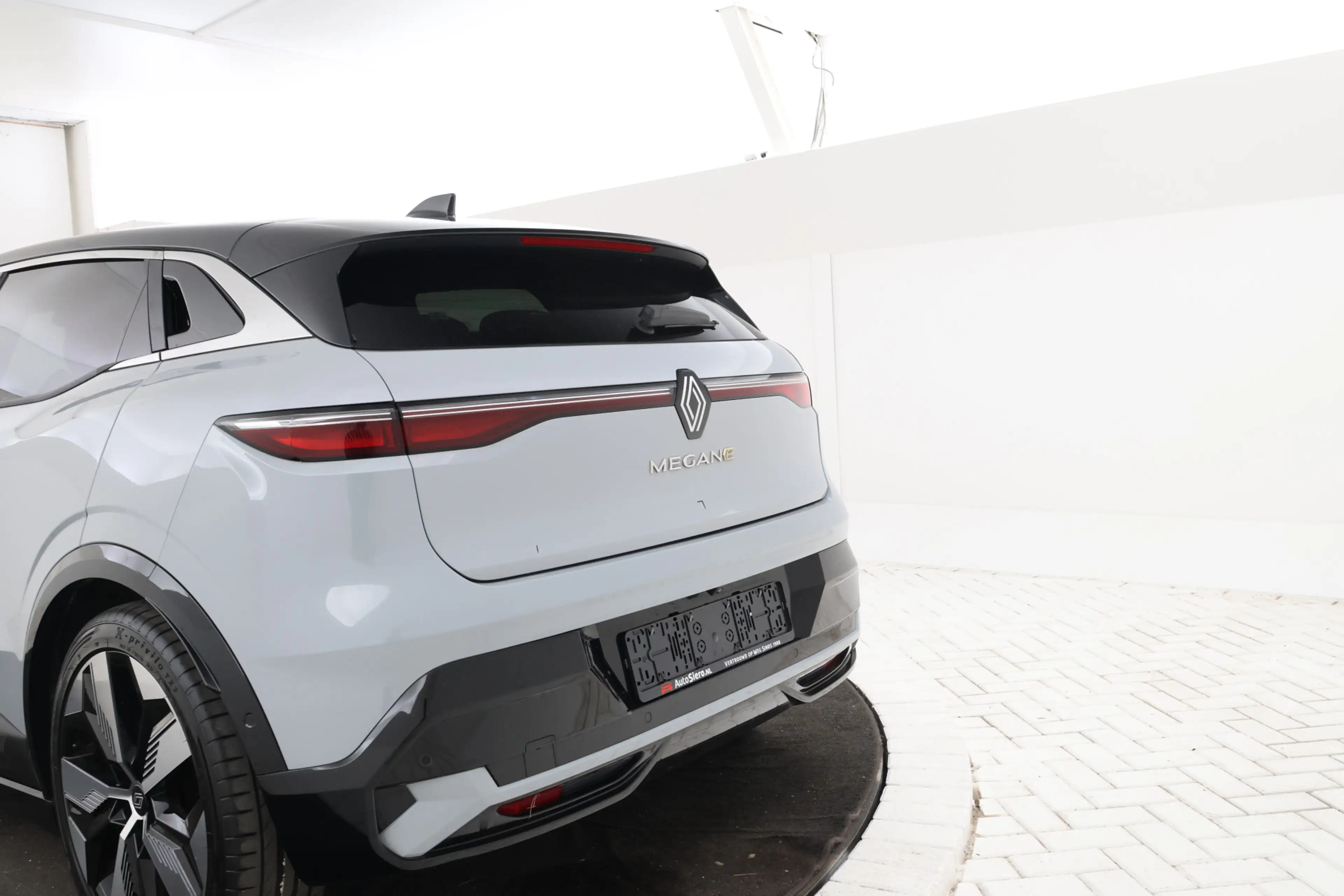 Renault Megane E-Tech EV60 Optimum Charge Techno Adaptive Cruise, Apple — photo 9