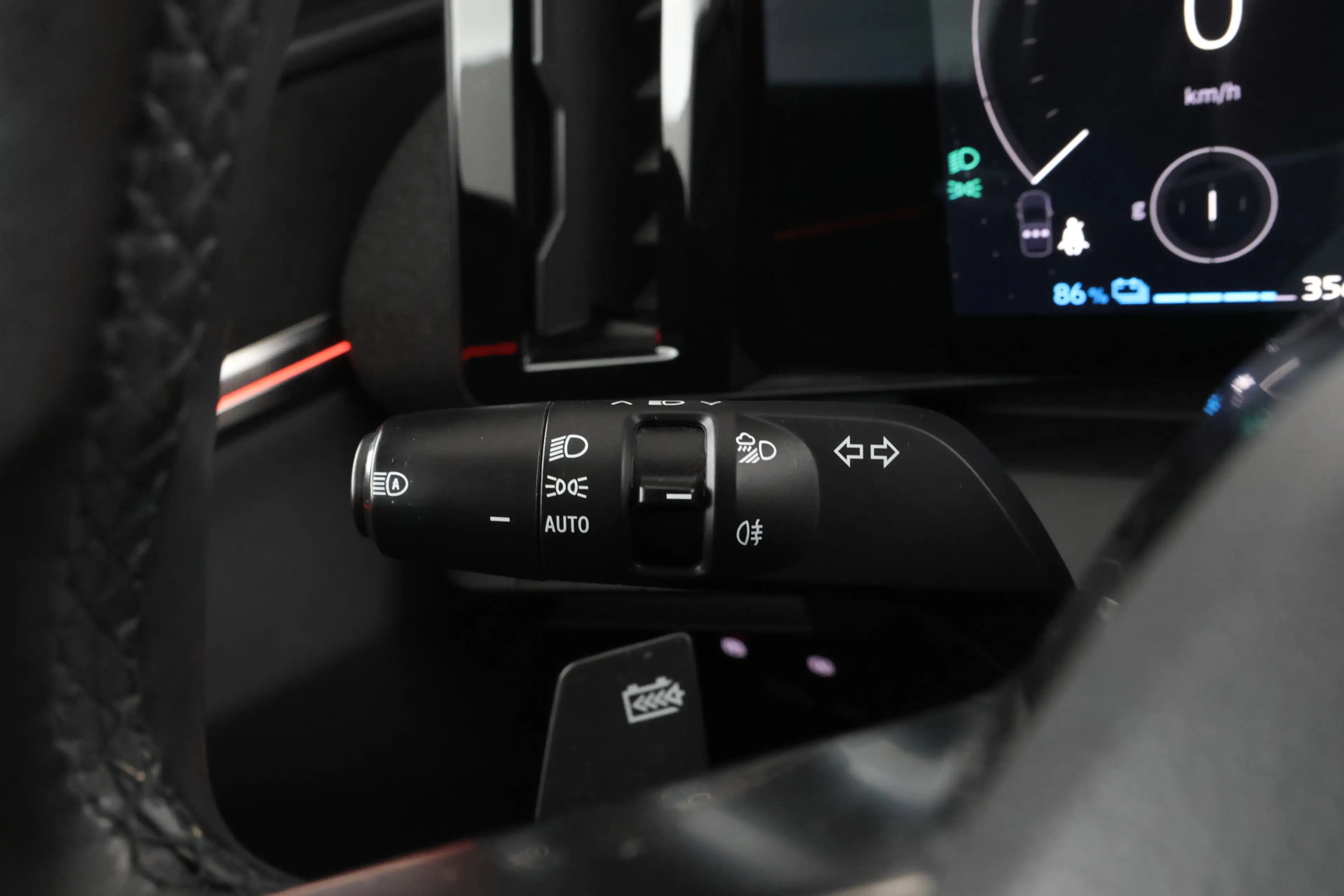 Renault Megane E-Tech EV60 Optimum Charge Techno Adaptive Cruise, Apple — photo 19