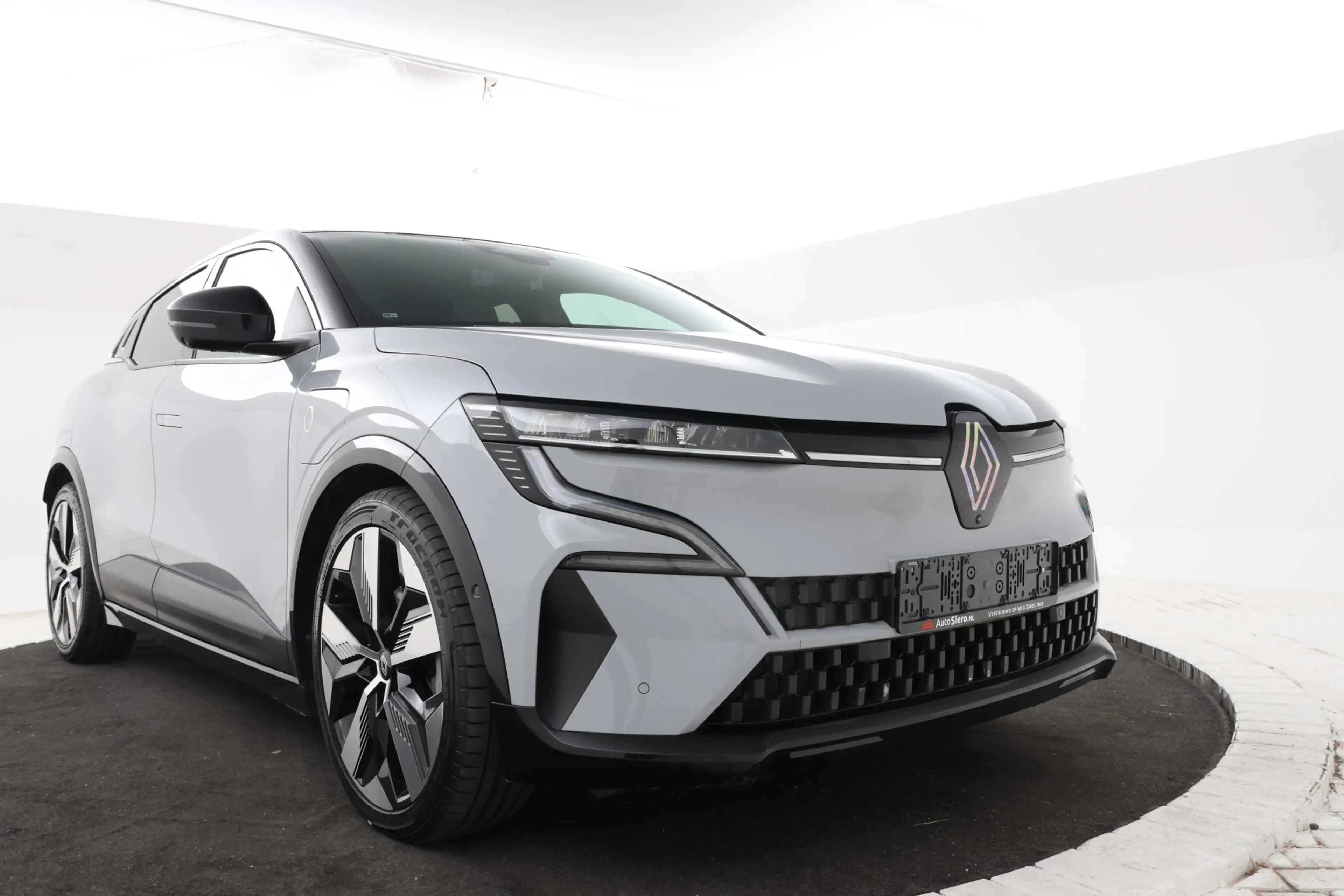 Renault Megane E-Tech EV60 Optimum Charge Techno Adaptive Cruise, Apple — photo 5