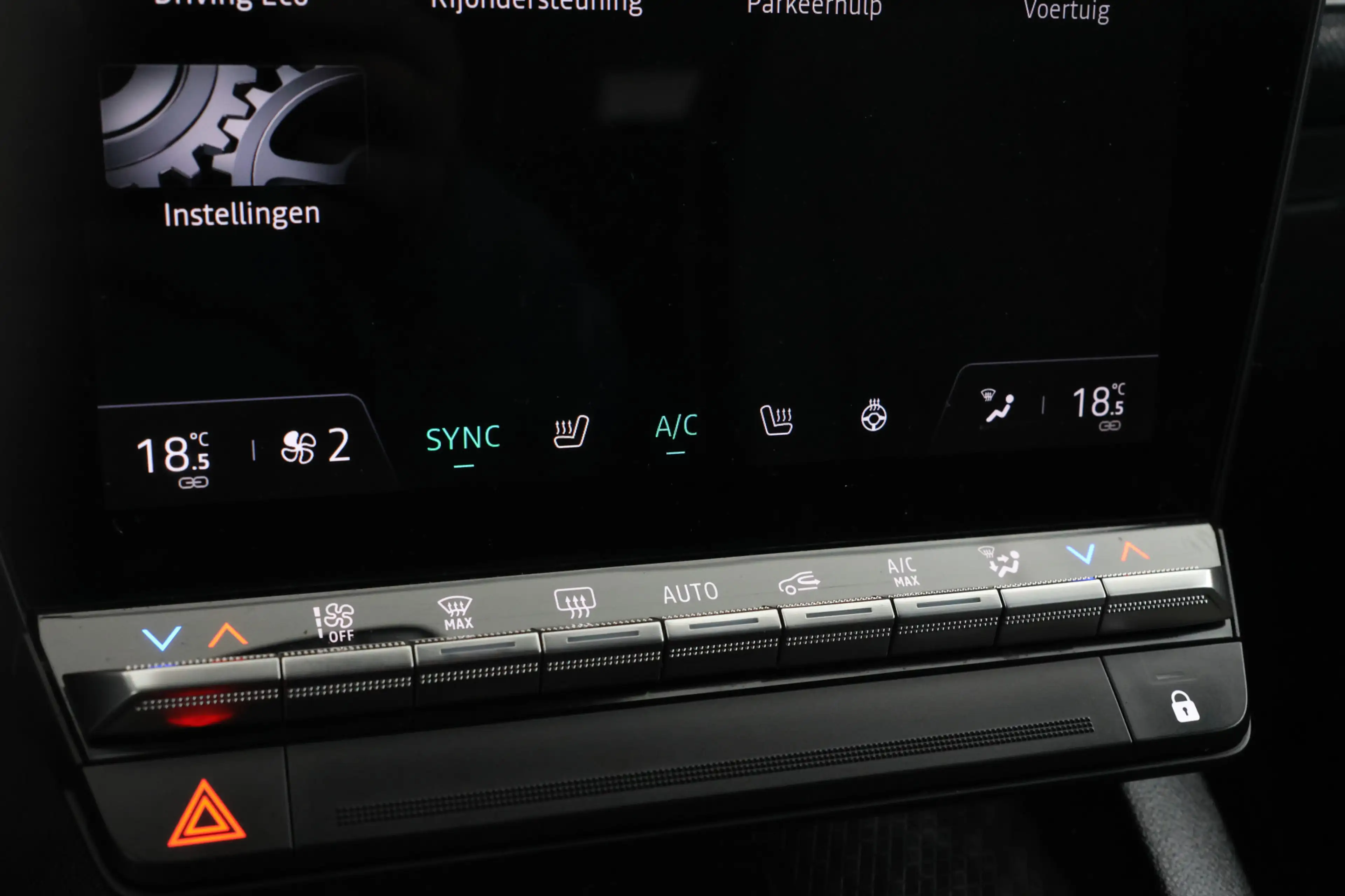 Renault Megane E-Tech EV60 Optimum Charge Techno Adaptive Cruise, Apple — photo 29