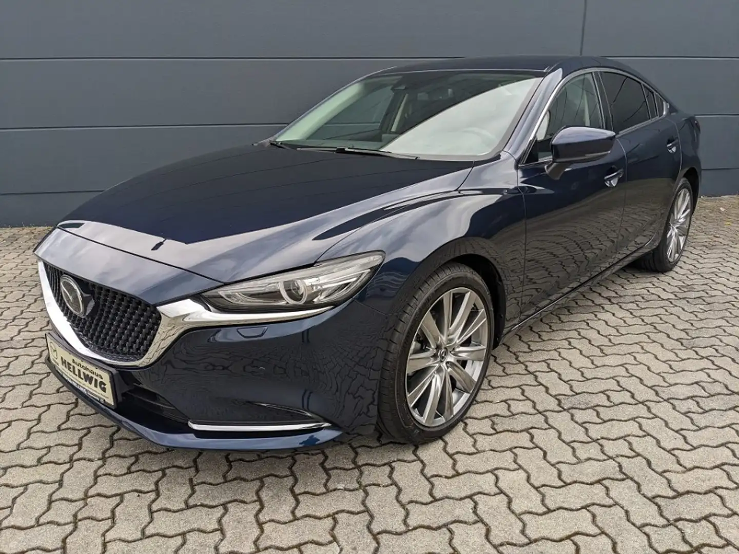 Mazda 6 4-Türer 2.5l Exclusive Bose Matrix-LED 360° Kamera Blau - 2