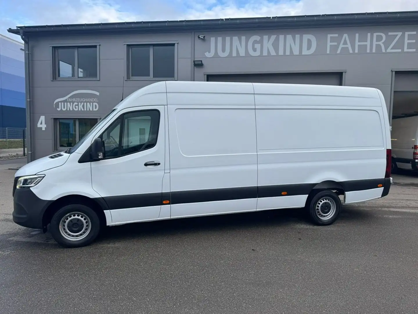 Mercedes-Benz Sprinter 317 CDI Maxi Lang LED MBUX Klima Blanc - 1
