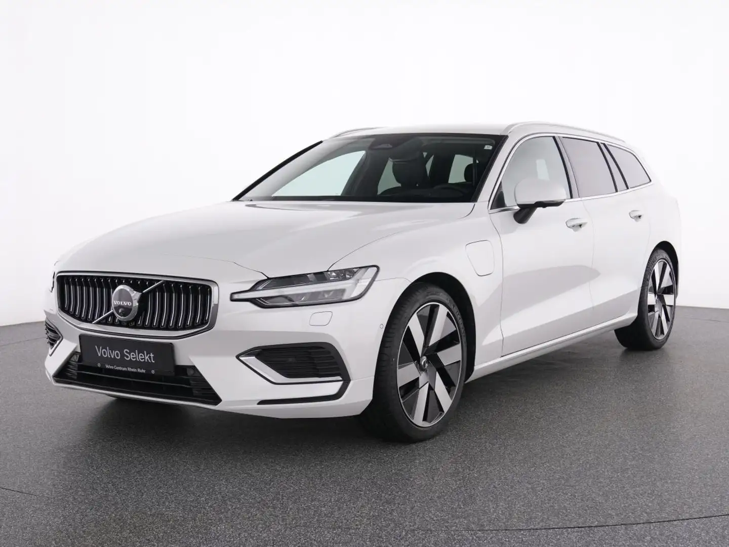 Volvo V60 T6 Recharge AWD Plus Bright+HUP+360°+HK+19 Weiß - 2