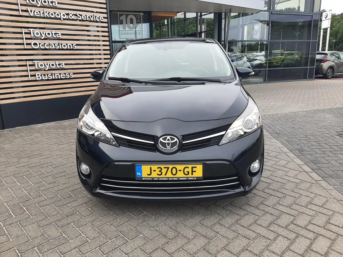 Toyota Verso 1.8 VVT-i Aspiration Gris - 2