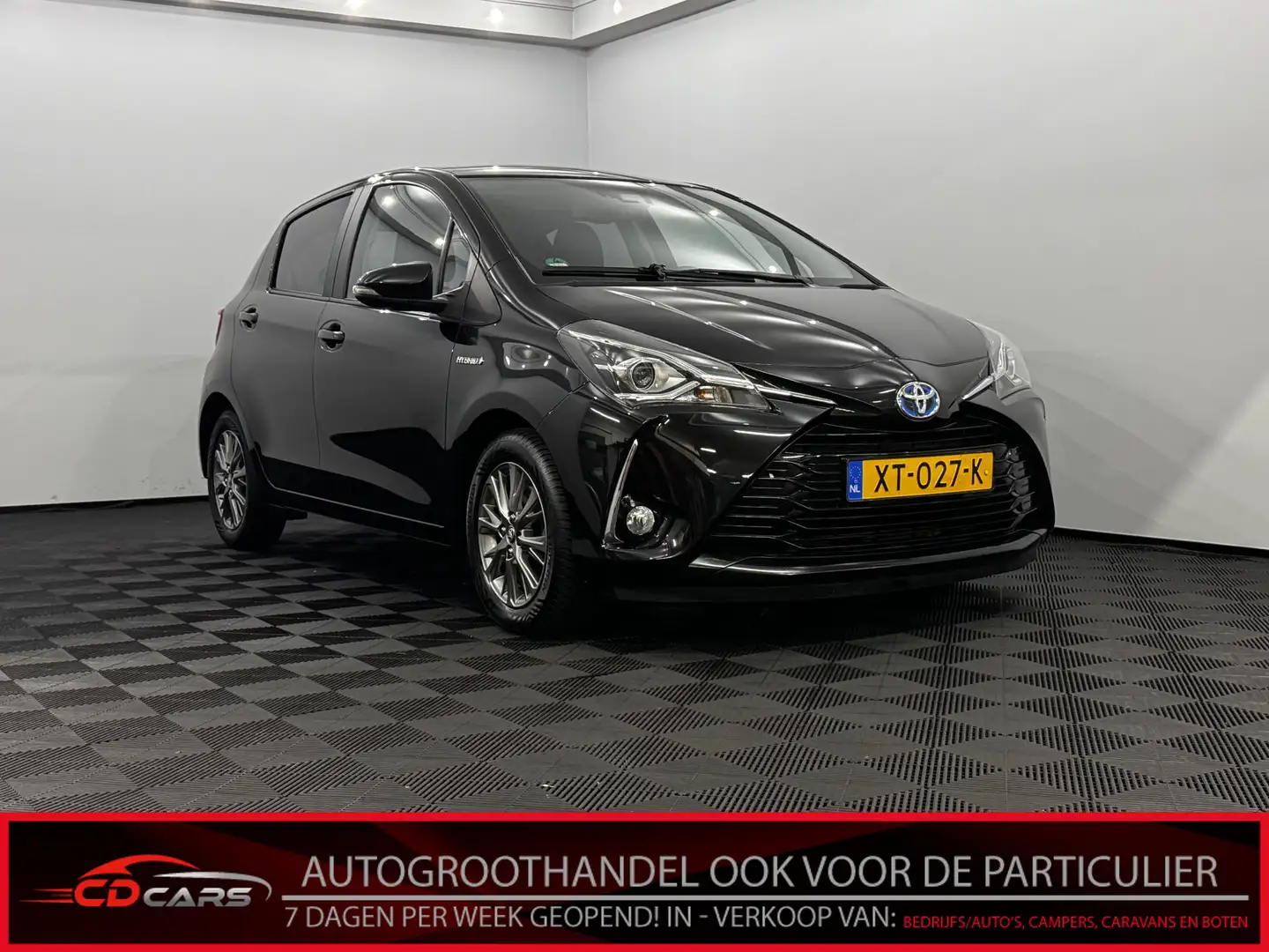 Toyota Yaris 1.5 Hybrid Dynamic Clima, Camera, Navi, Keyless st Zwart - 1