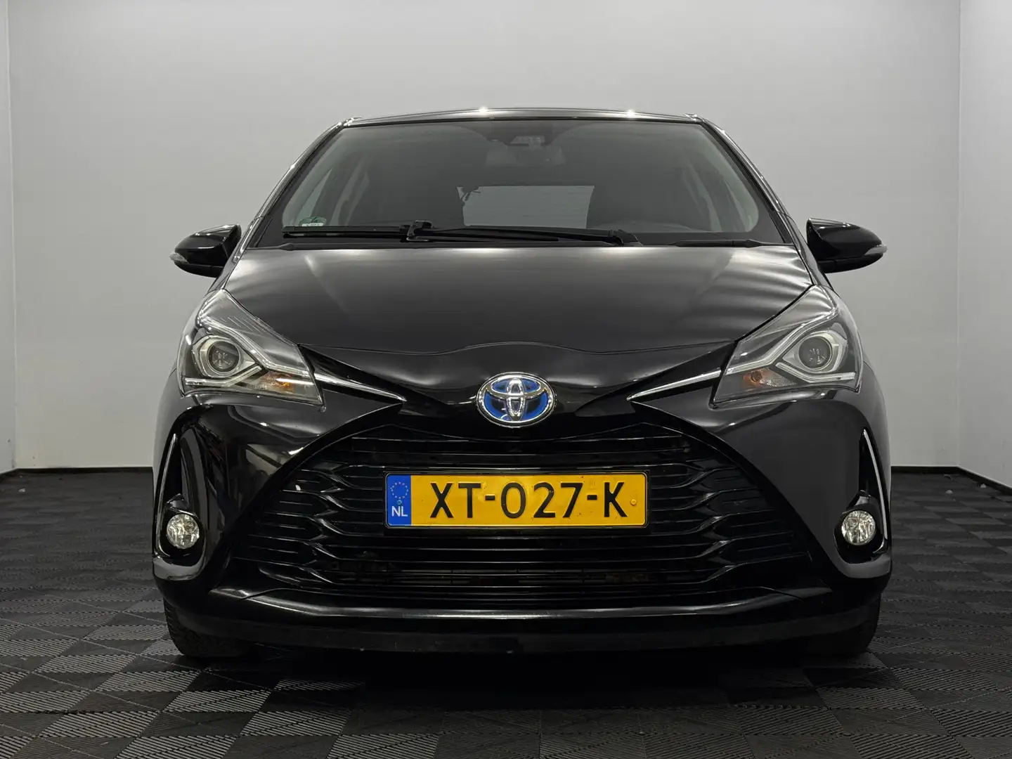 Toyota Yaris 1.5 Hybrid Dynamic Clima, Camera, Navi, Keyless st Zwart - 2