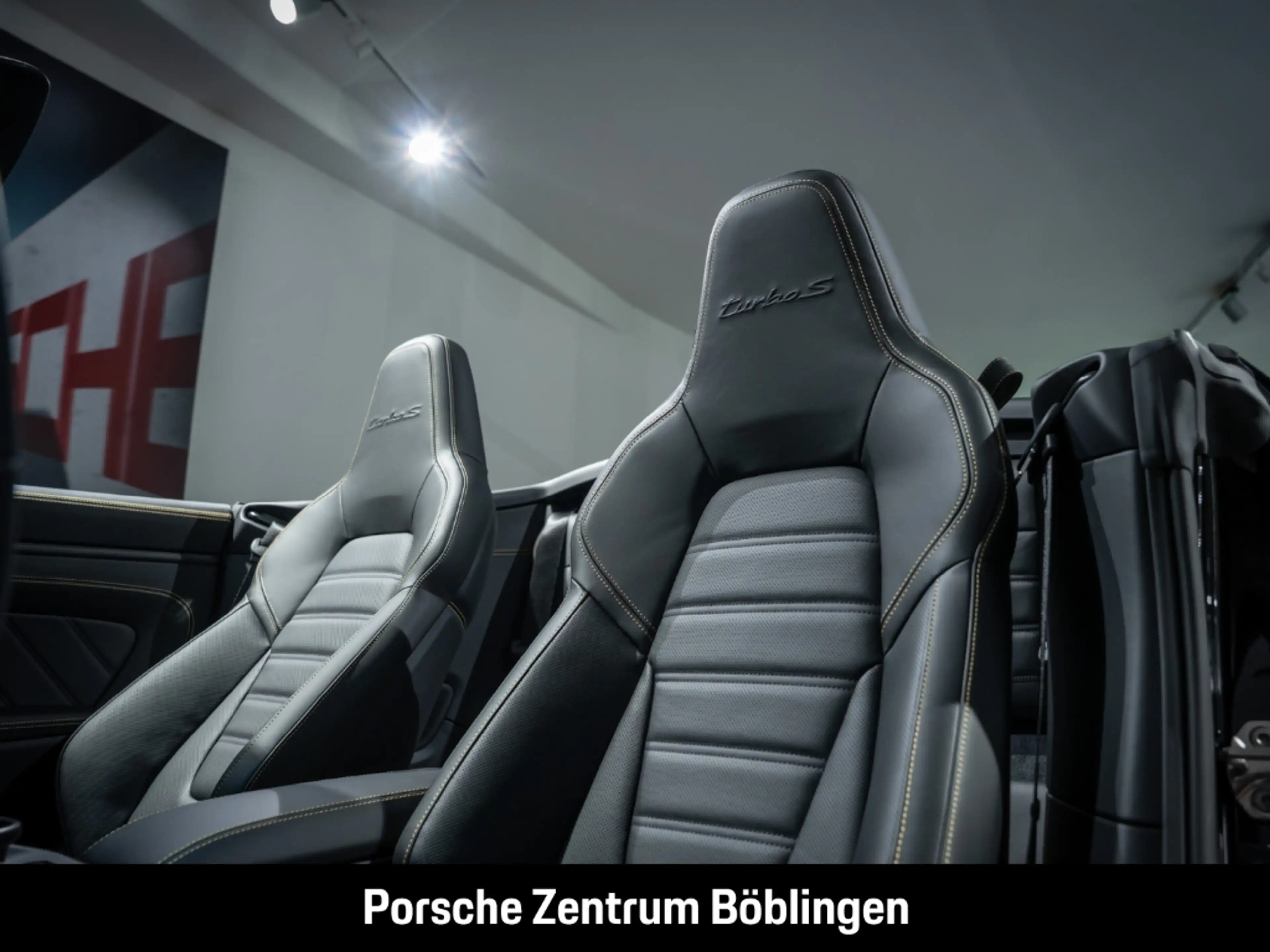 Porsche 992 911 Turbo S Cabriolet Burmester Clubleder — photo 6