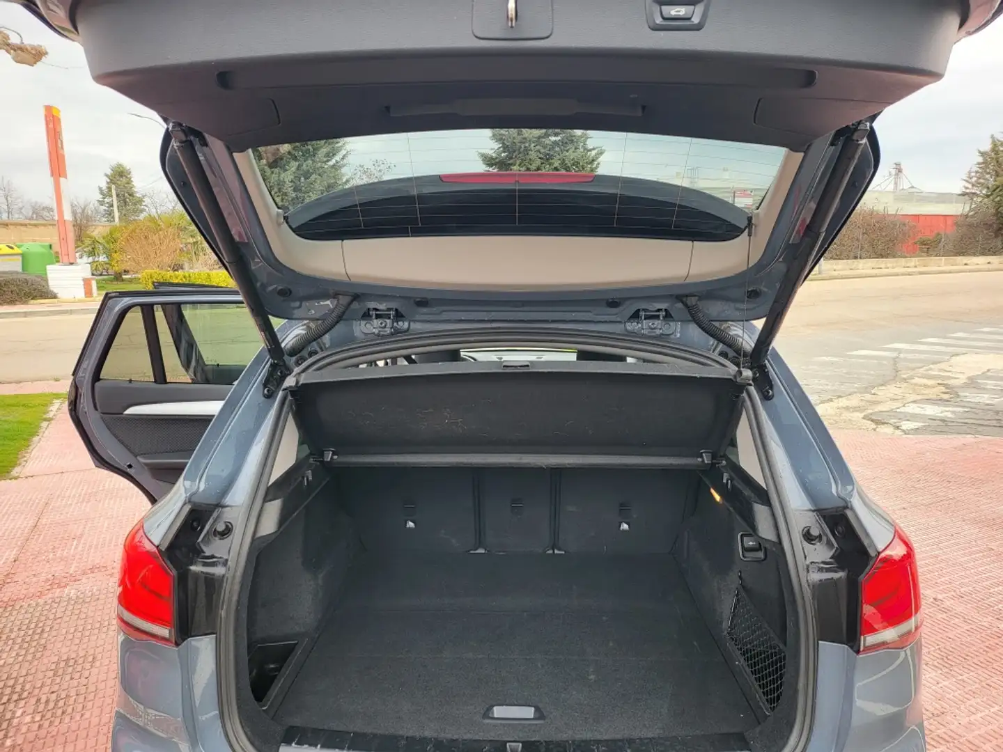 BMW X1 sDrive 20dA (4.75) Azul - 2