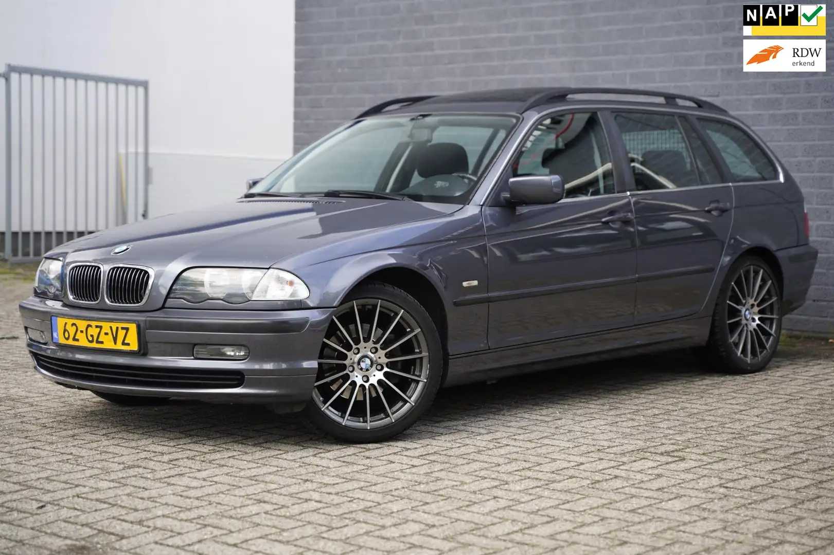 BMW 320 3-serie Touring 320i Grijs - 1