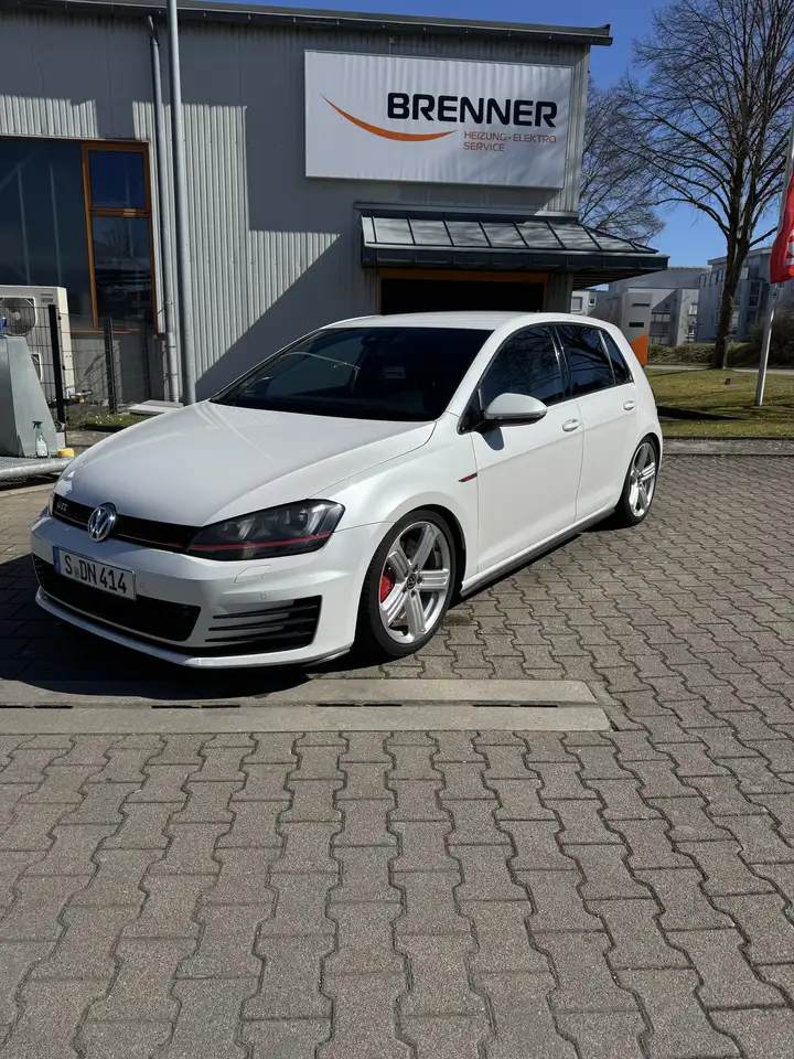 Volkswagen Golf GTI