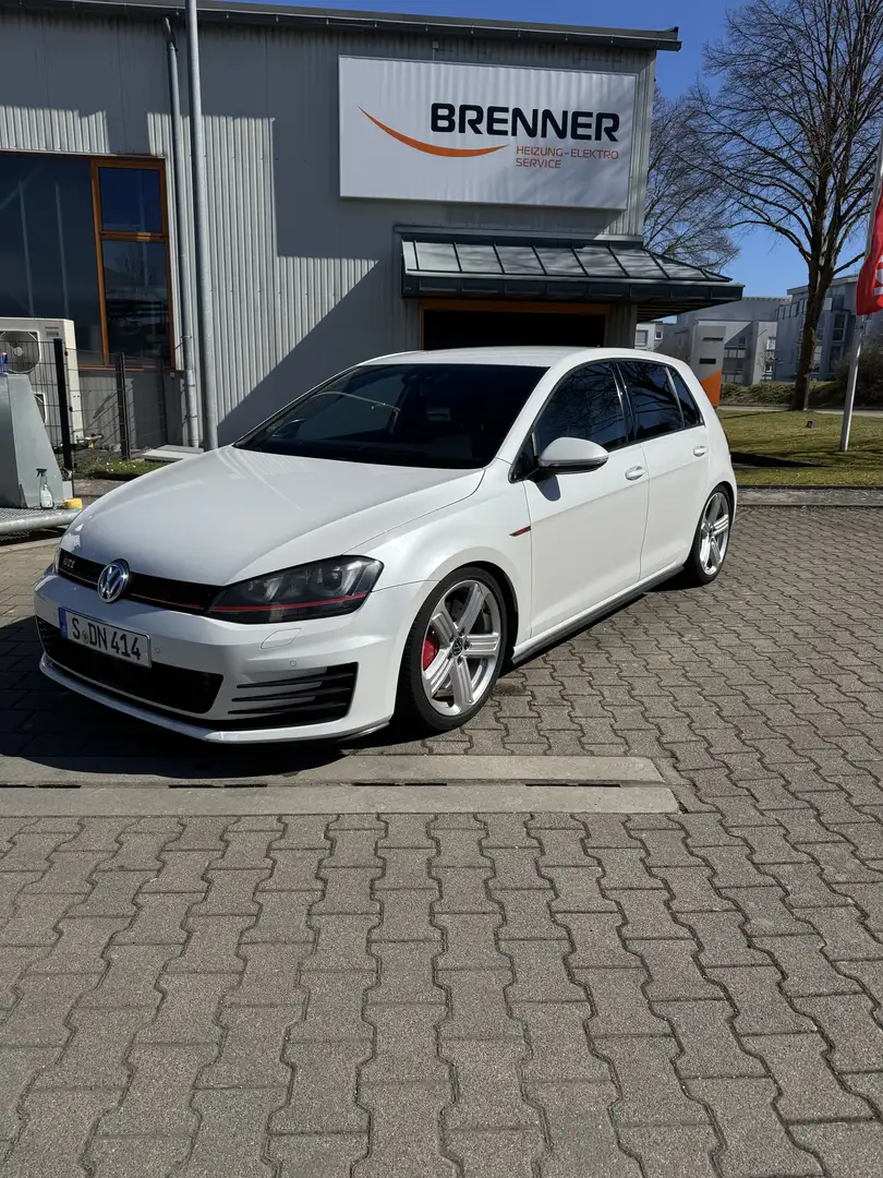 Volkswagen Golf GTI Performance BlueMotion Technology DSG - 1