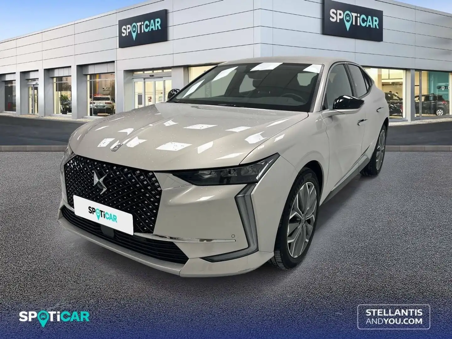 DS Automobiles DS 4 1.2 PureTech Bastille Aut. 130 Gris - 1