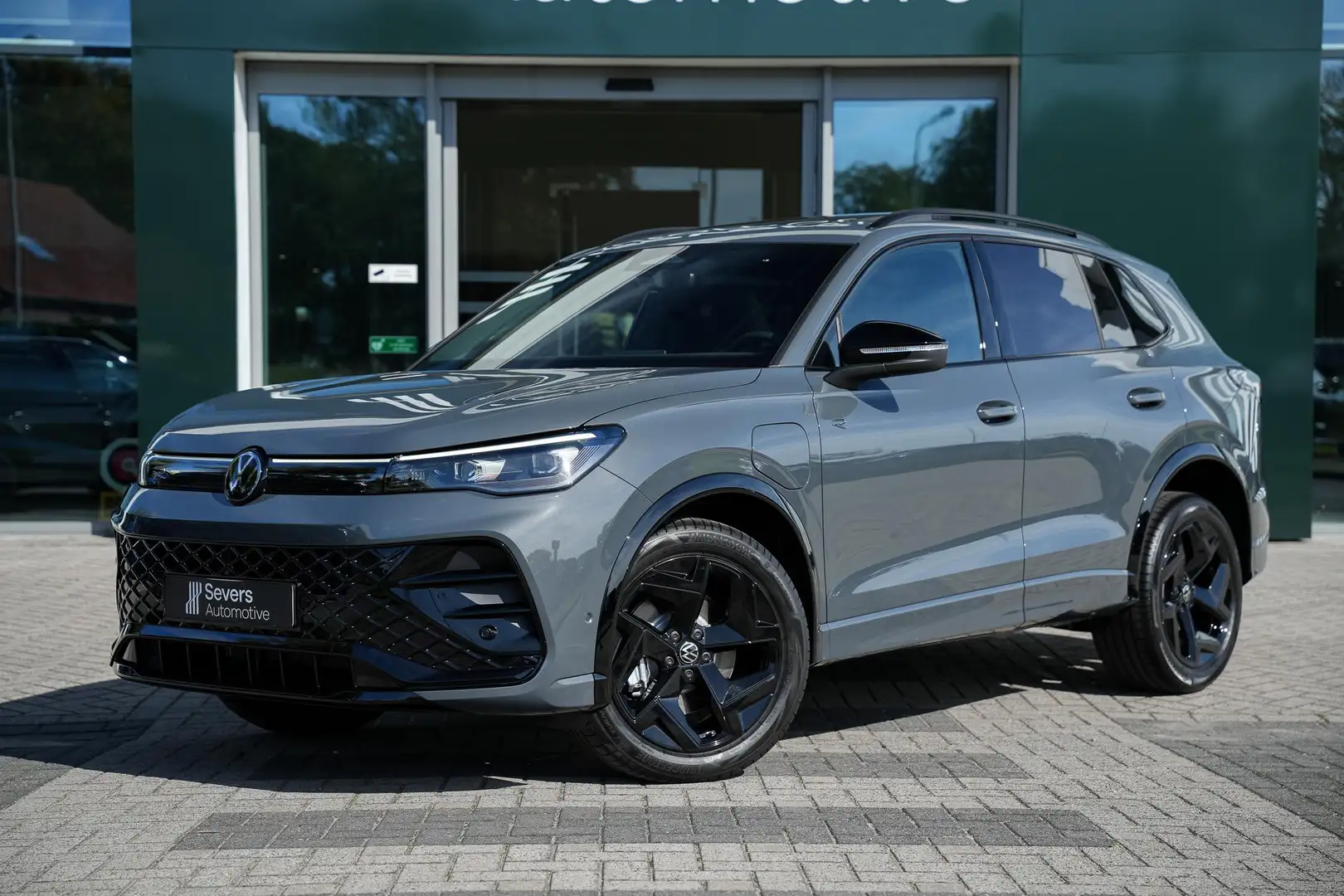 Volkswagen Tiguan 1.5 eHybrid R-Line Business | Panoramadak | Trekha Gris - 2