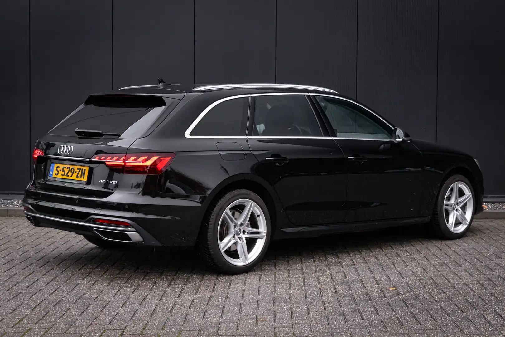 Audi A4 Avant 40 TFSI 190PK Launch edition Sport | Groot s Negro - 2