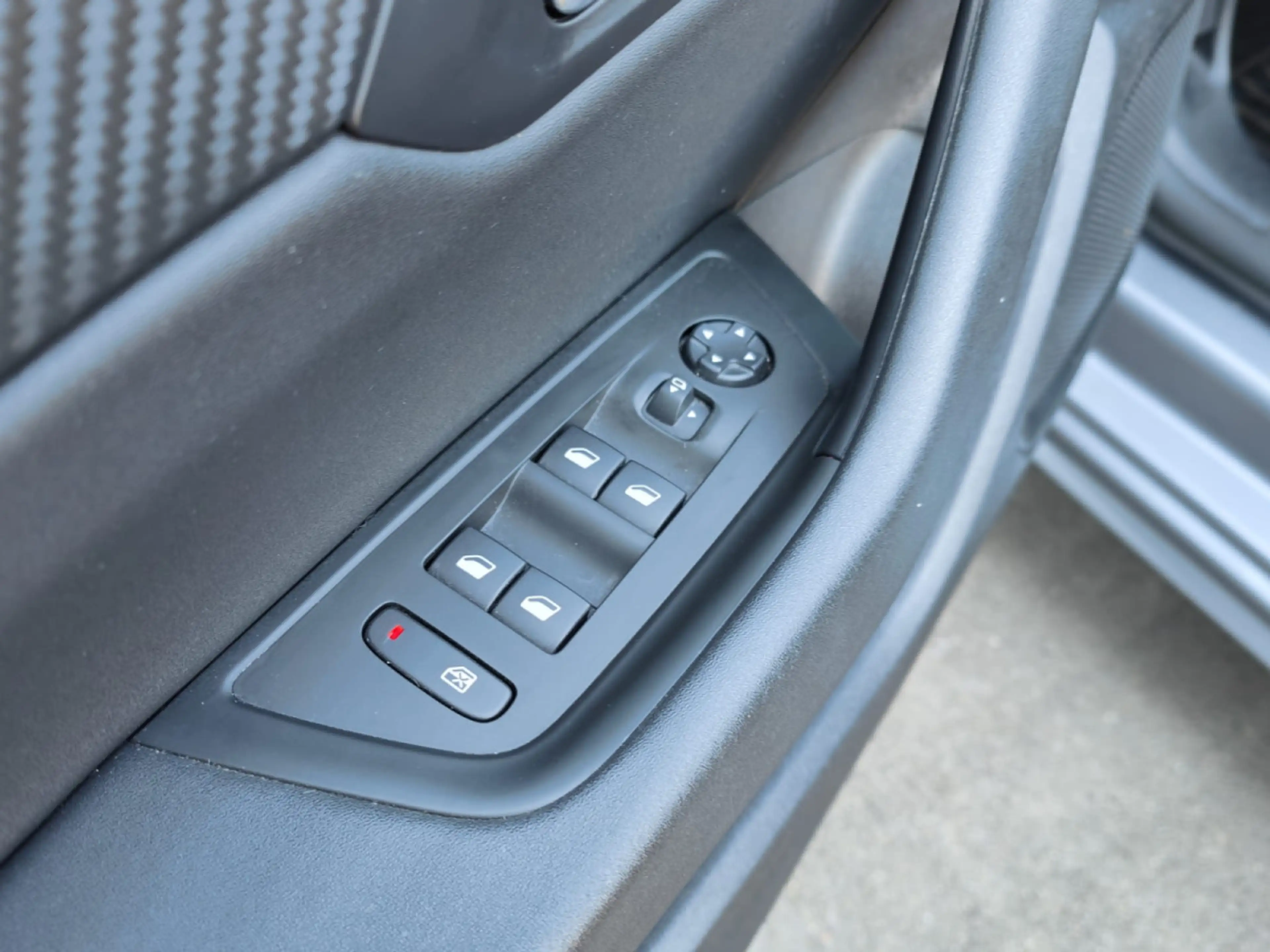Peugeot 508 1.5 HDI ALLURE EAT8 CARPLAY CAMERA 360 PHARES LED — photo 12