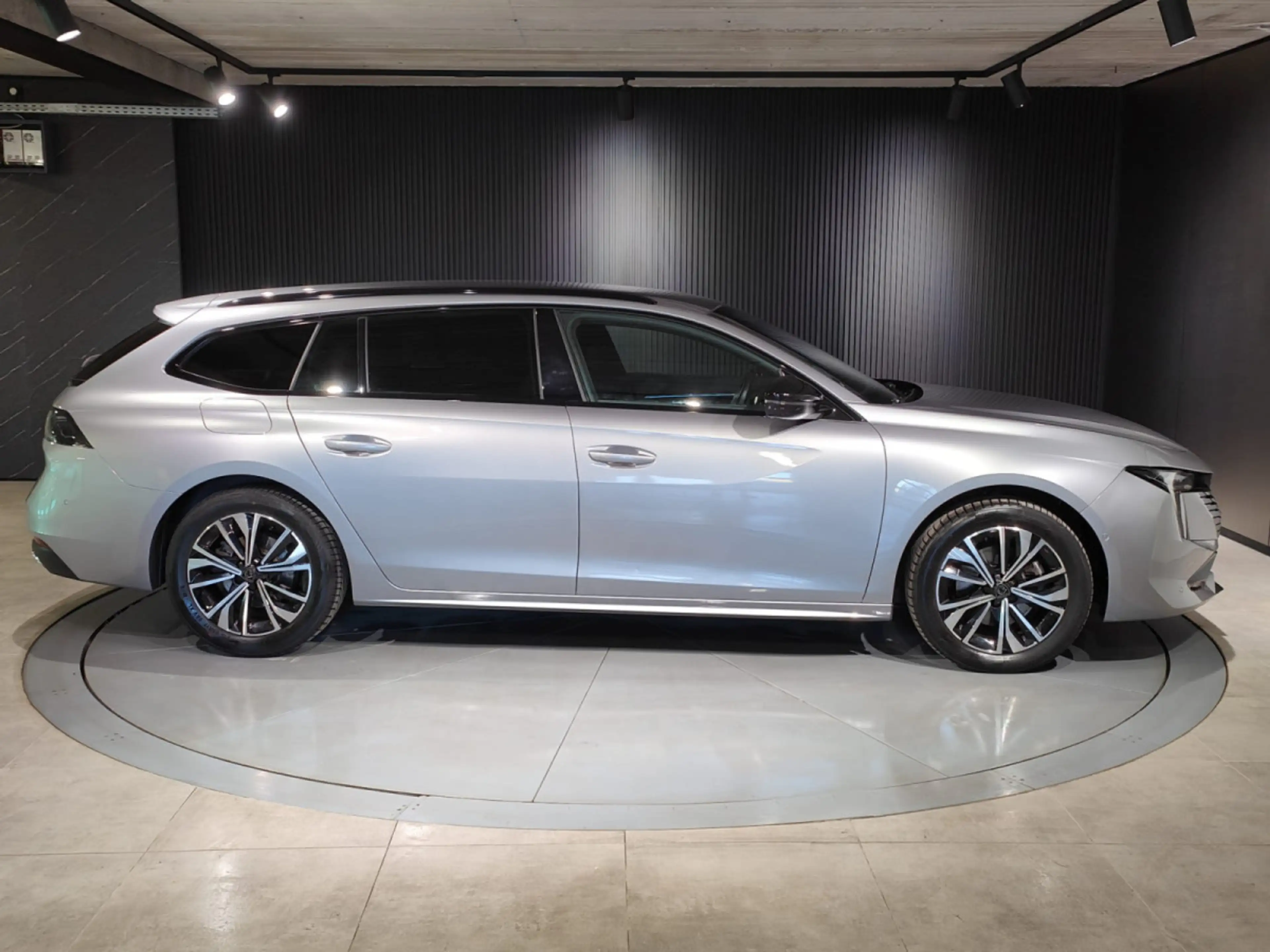 Peugeot 508 1.5 HDI ALLURE EAT8 CARPLAY CAMERA 360 PHARES LED — photo 2
