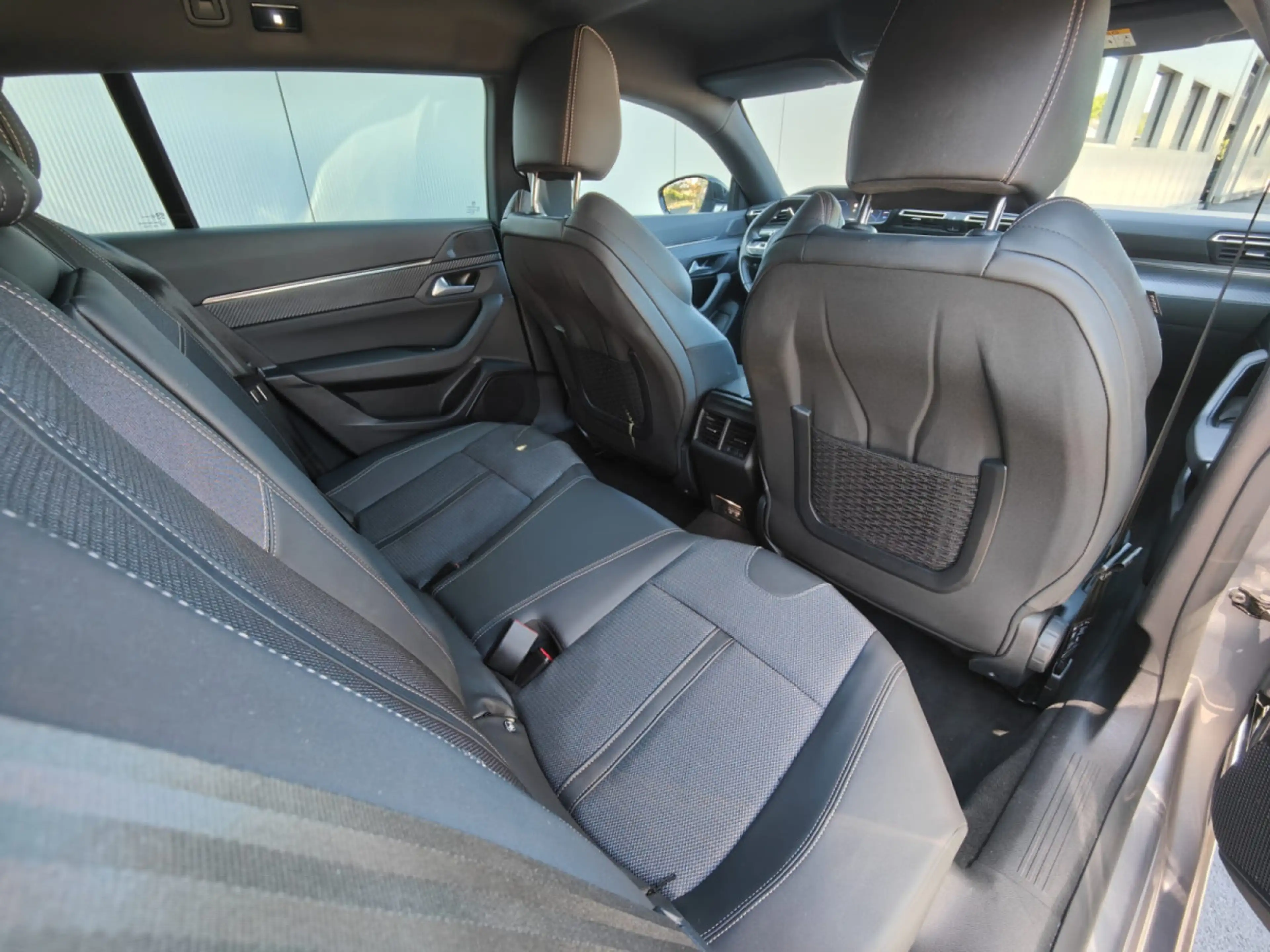 Peugeot 508 1.5 HDI ALLURE EAT8 CARPLAY CAMERA 360 PHARES LED — photo 8