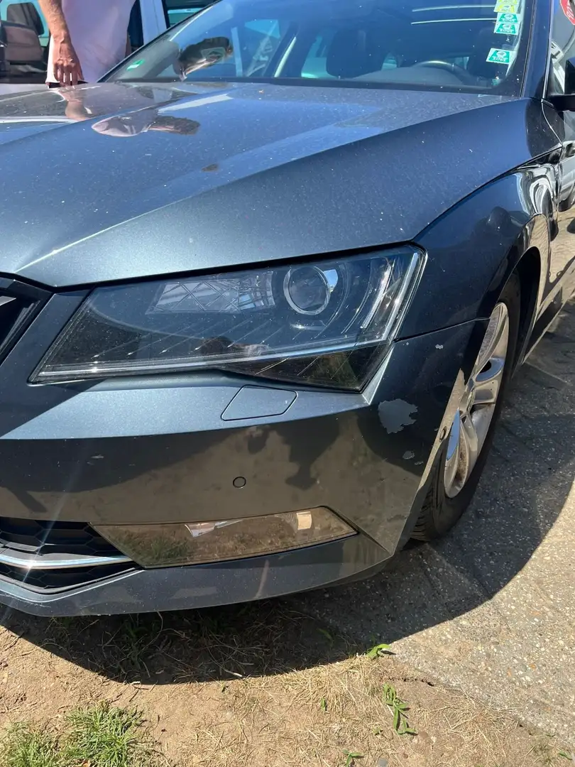 Skoda Superb 1.6 TDI Style Bns Grijs - 1