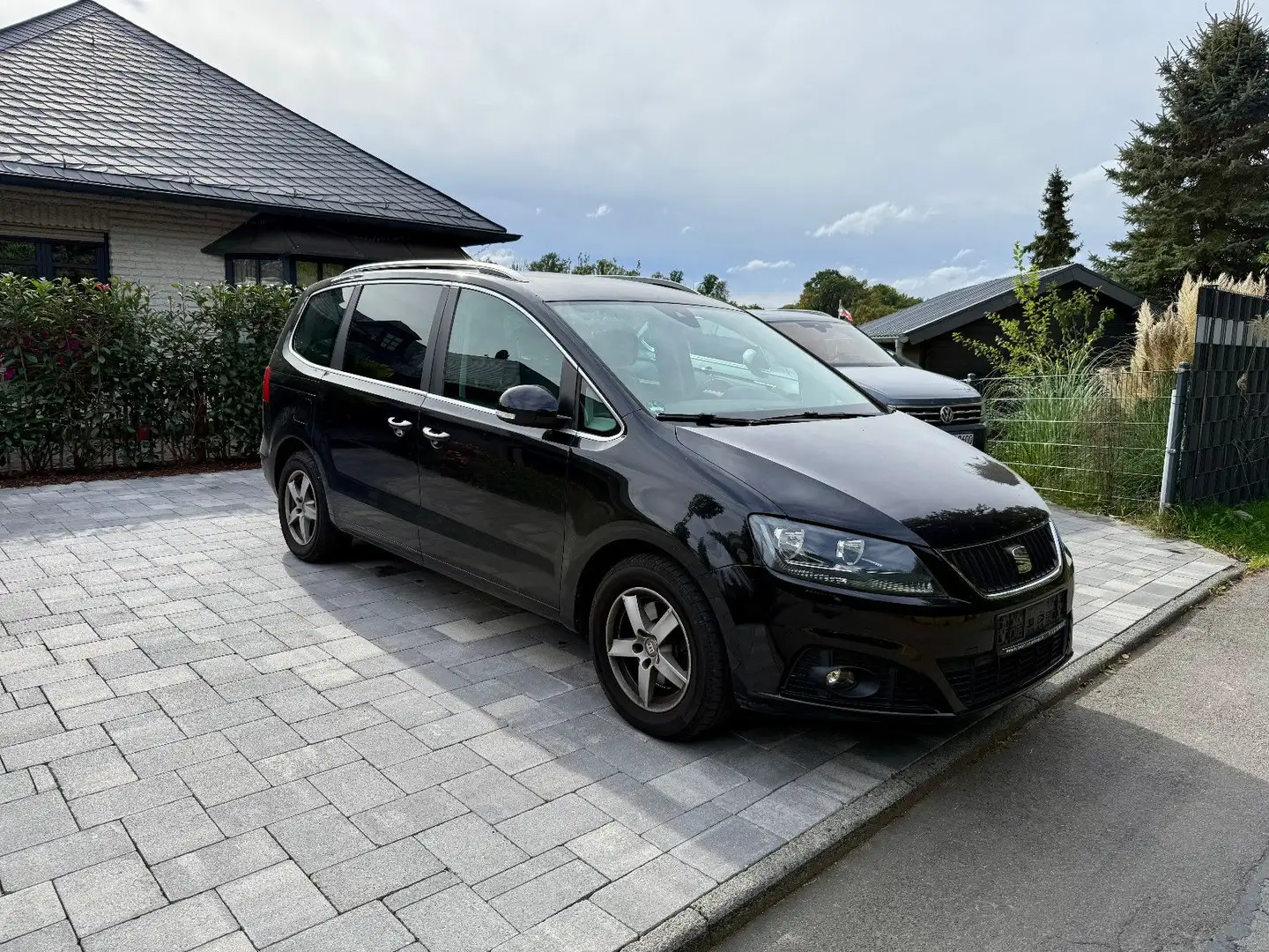 SEAT Alhambra Style 7-Sitzer Navi Kamera Alu 8-fach Schwarz - 1