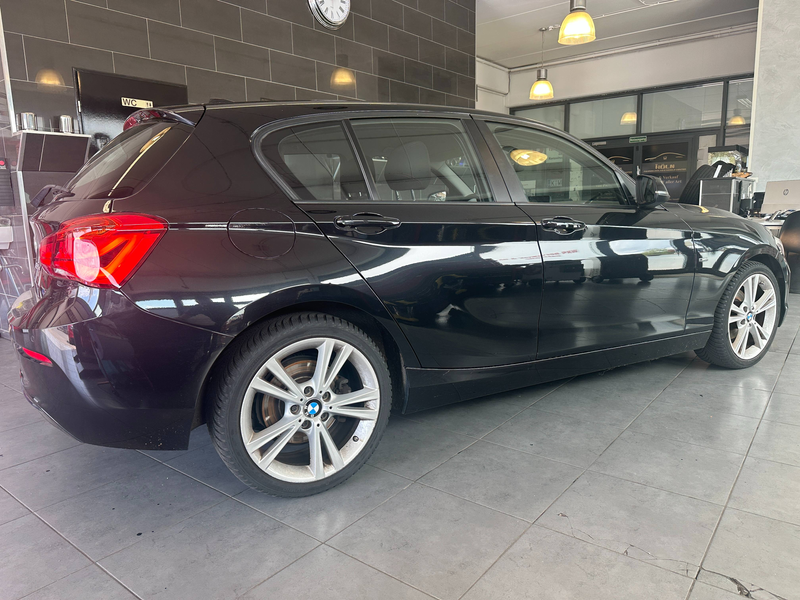 BMW 120 120 d Sport Line Automatik 5Türer — photo 2