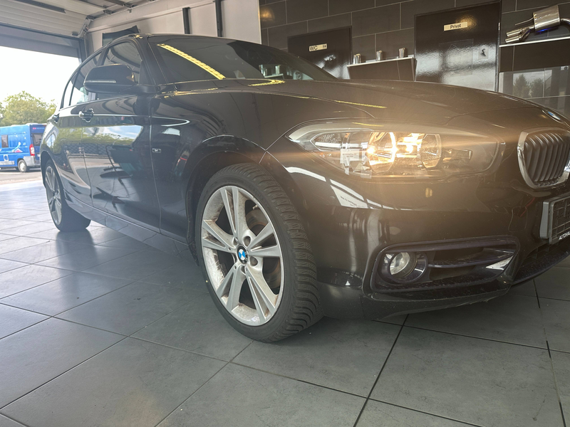 BMW 120 120 d Sport Line Automatik 5Türer