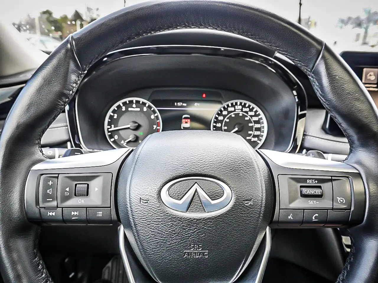 Infiniti QX60 снимка Infiniti QX60