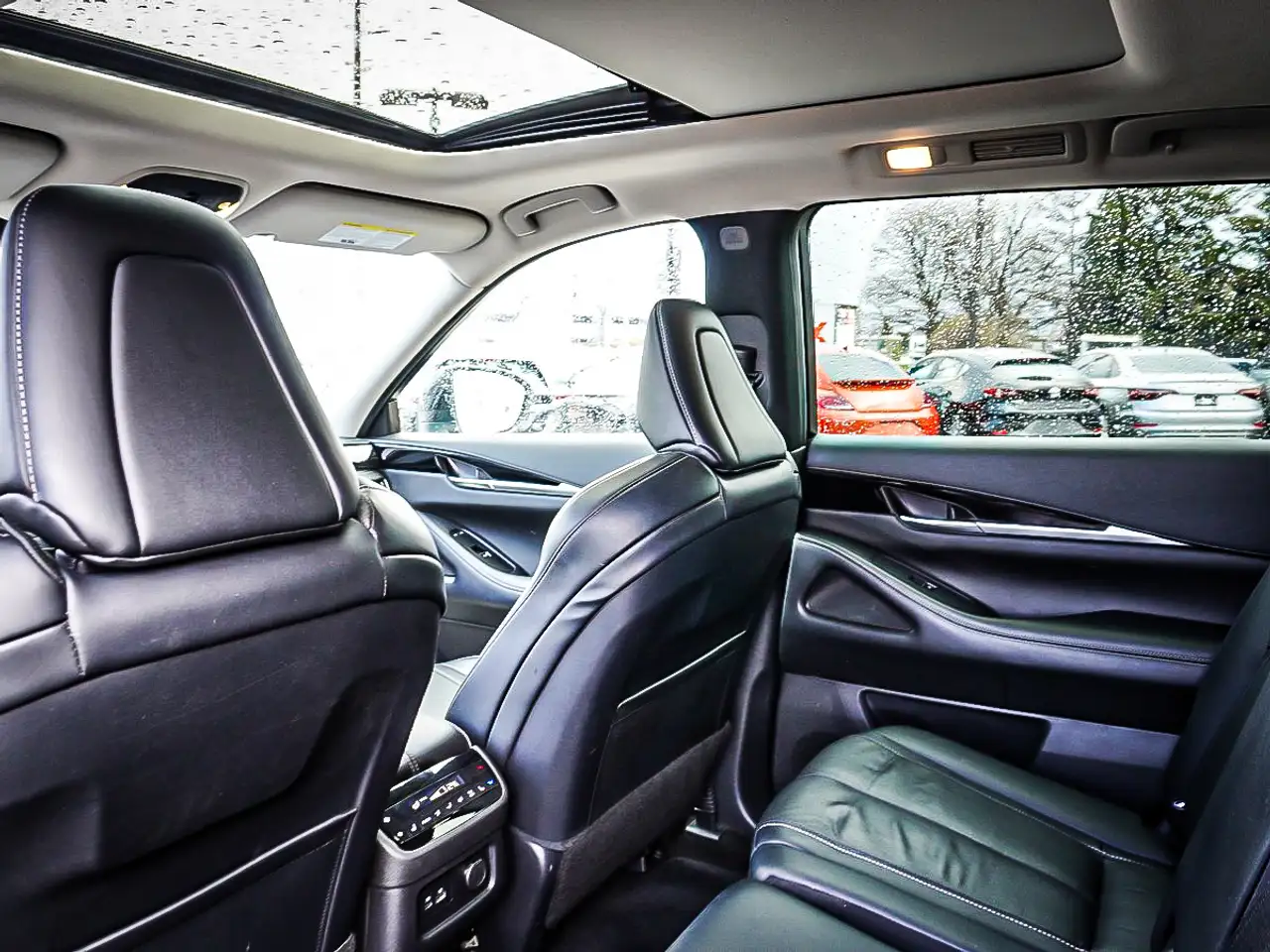 Infiniti QX60 снимка Infiniti QX60