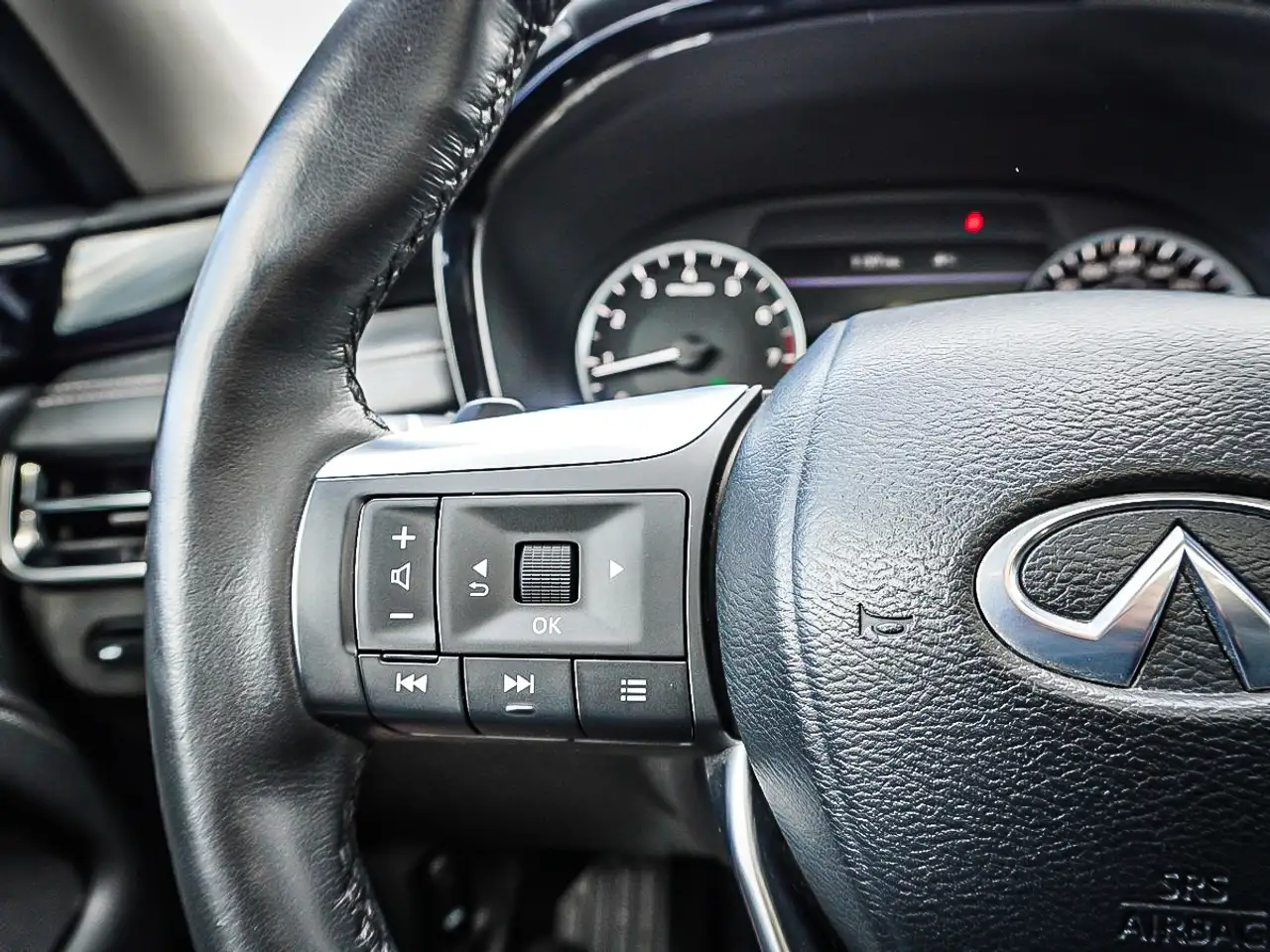 Infiniti QX60 снимка Infiniti QX60