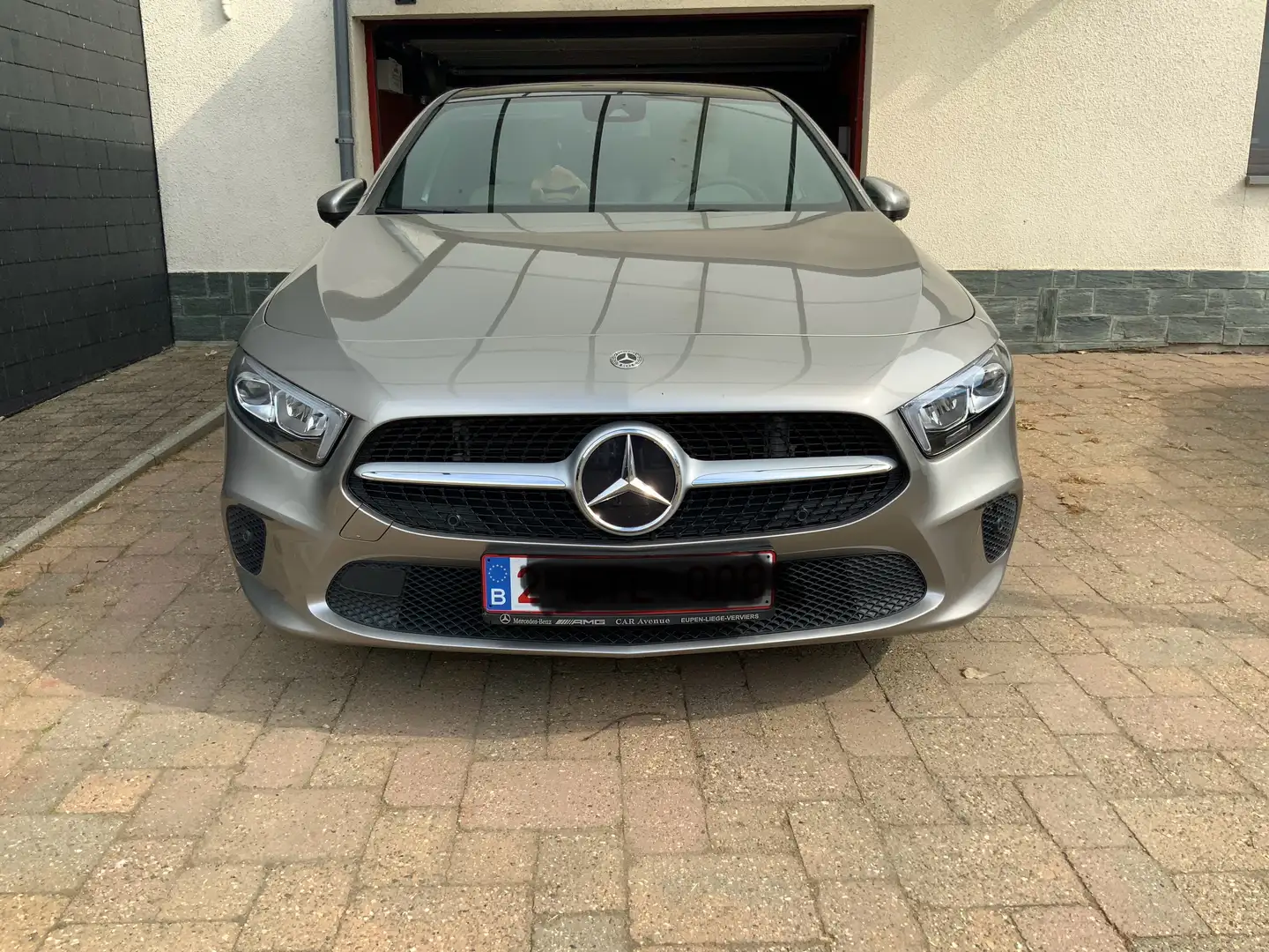 Mercedes-Benz 180 Beige - 1