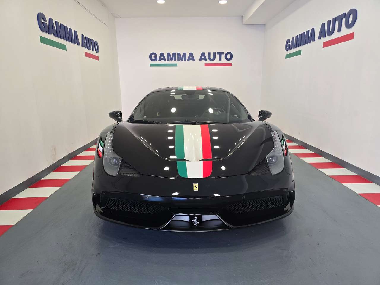Ferrari 458 SPECIALE TRICOLORE A BANDIERA KM 29.700 LIFT IVA