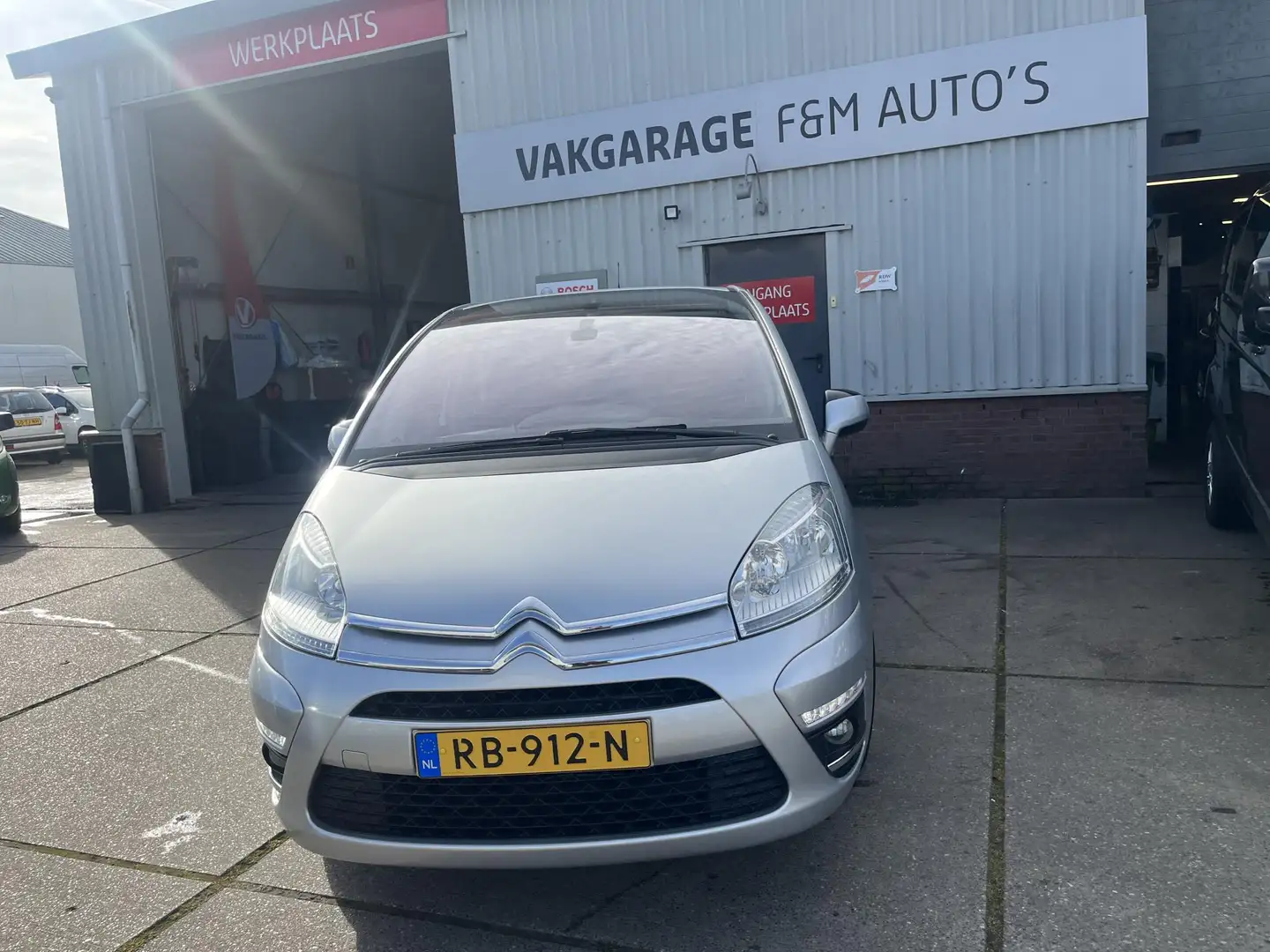 Citroen C4 Picasso 1.6 VTi Tendance Grijs - 2