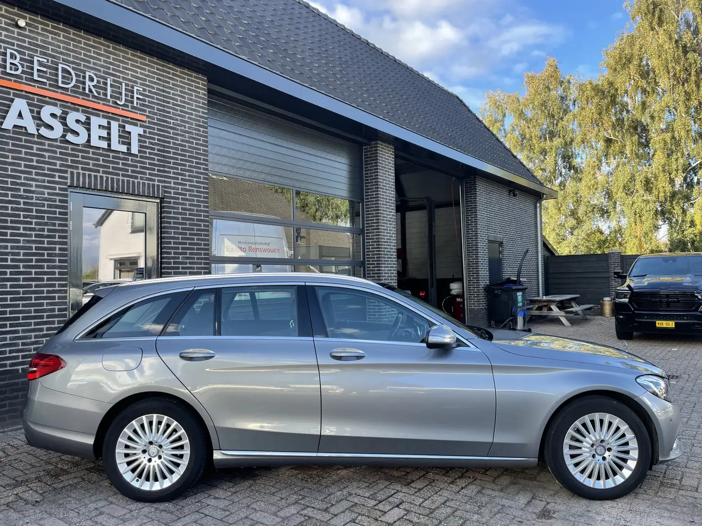 Mercedes-Benz C 180 Estate Prestige Panoramadak , Navi , Led Grijs - 2