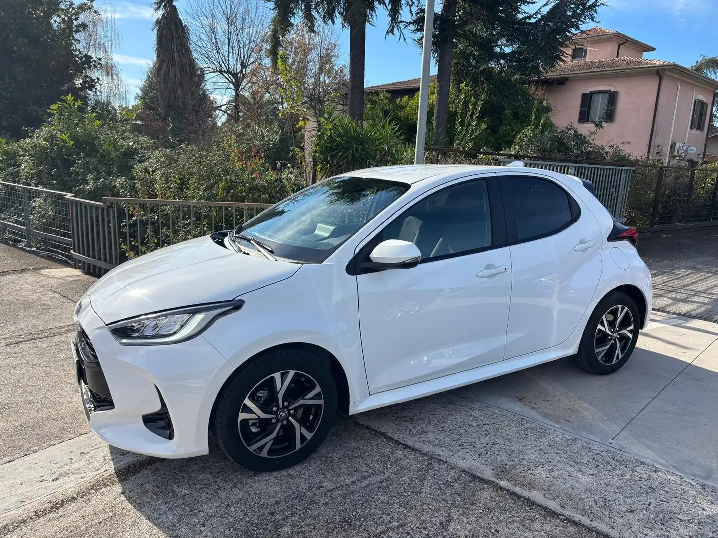 Toyota Yaris 1.5 Hybrid " Usato prima Scelta Full Optional " Bianco - 2