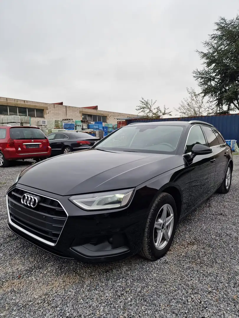 Audi A4 Avant 35 TDi Business Edition Attraction S tronic Noir - 1