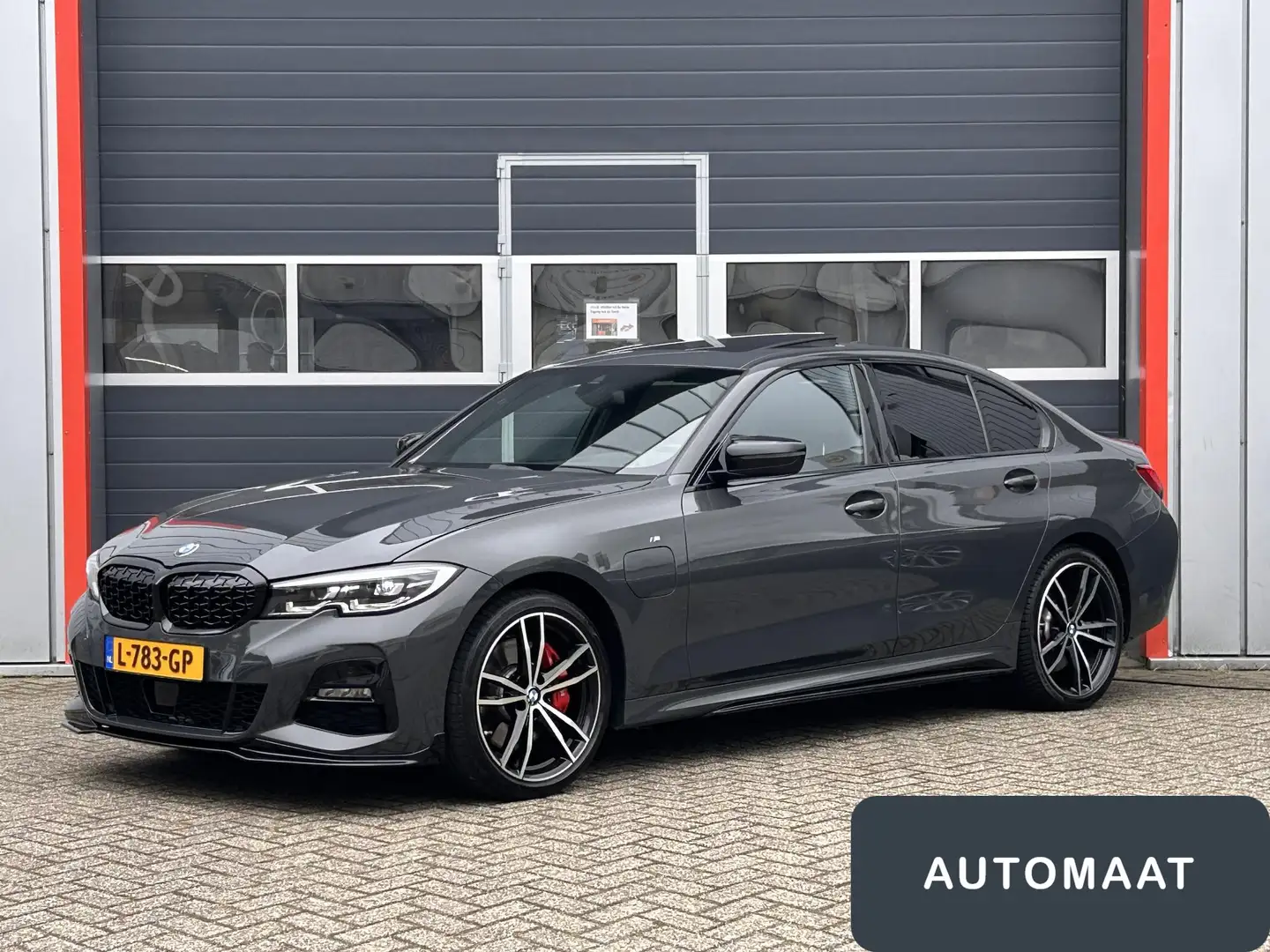 BMW 330 3-serie 330e eDrive Edition M sport | Head Up | Pa Grijs - 2