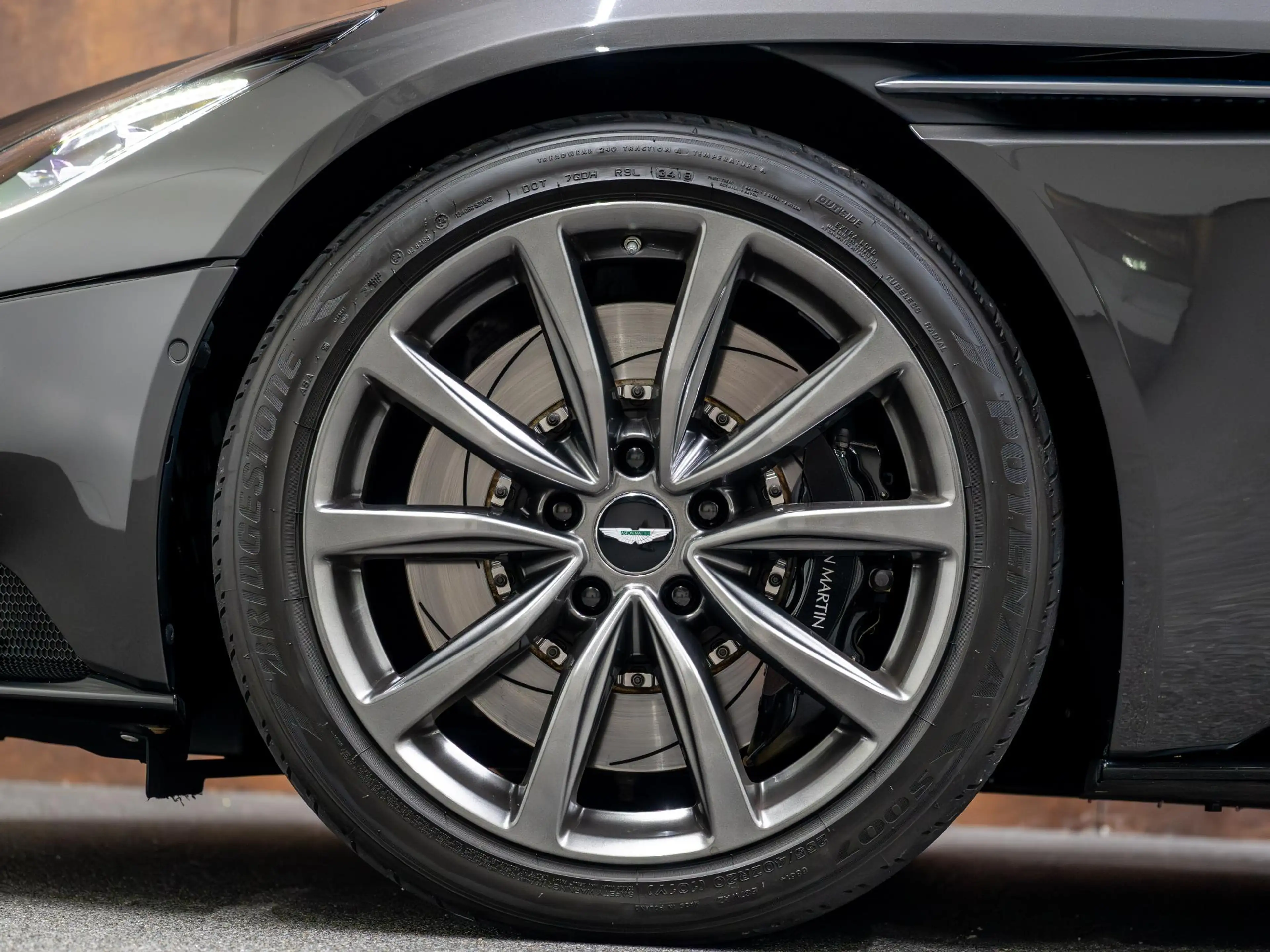 Aston Martin DB11 4.0 V8 | 9.564 km | ONDERHOUD | B&O |  360° | Memo — photo 12
