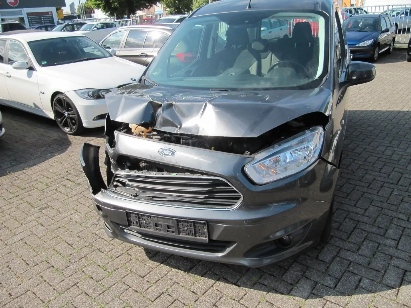 Ford Tourneo Courier Trend Gris - 2