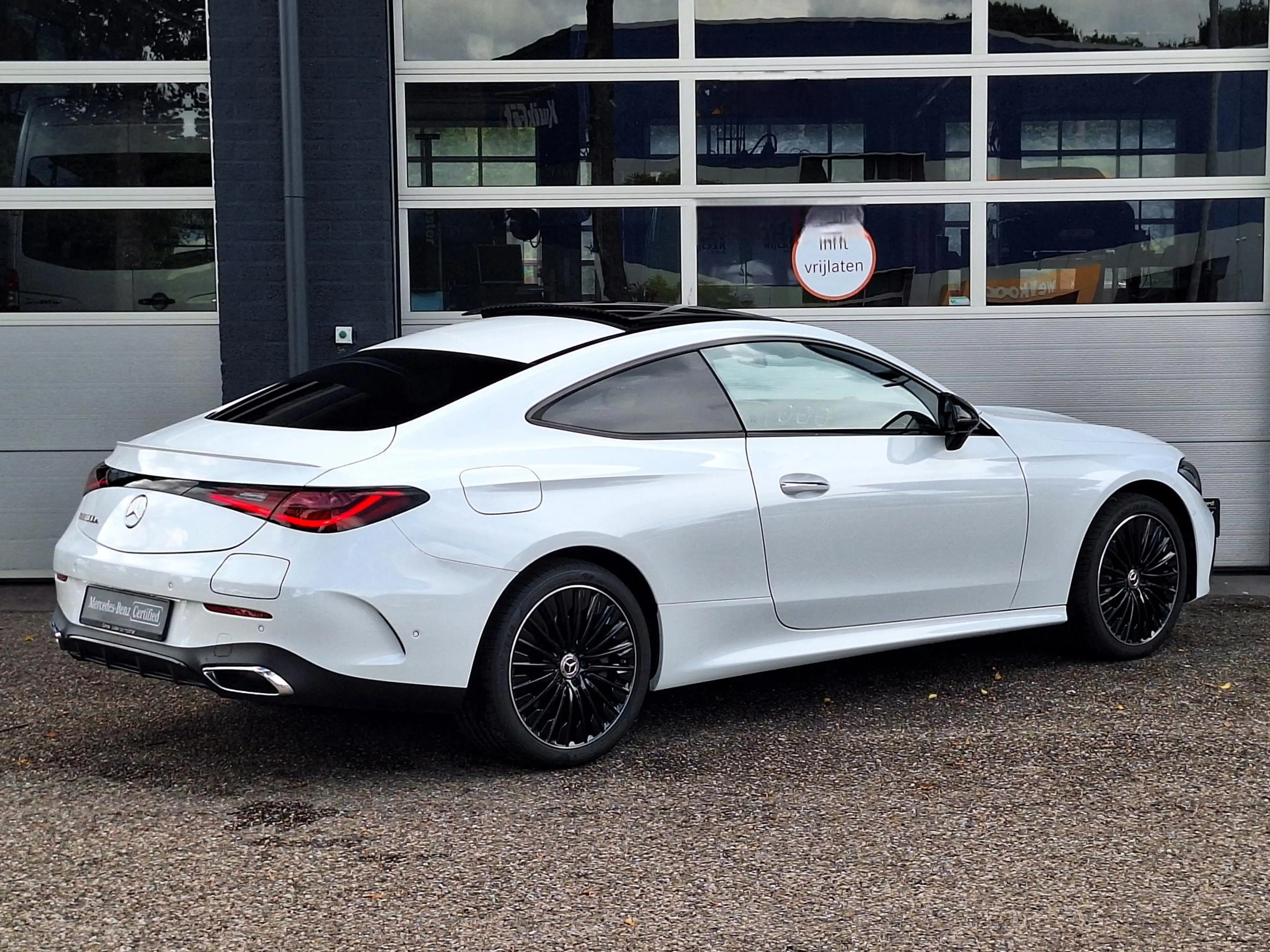 Mercedes-Benz CLE 300 Coupé e AMG Line | Panoramadak | Night Pakket | Bu — photo 3