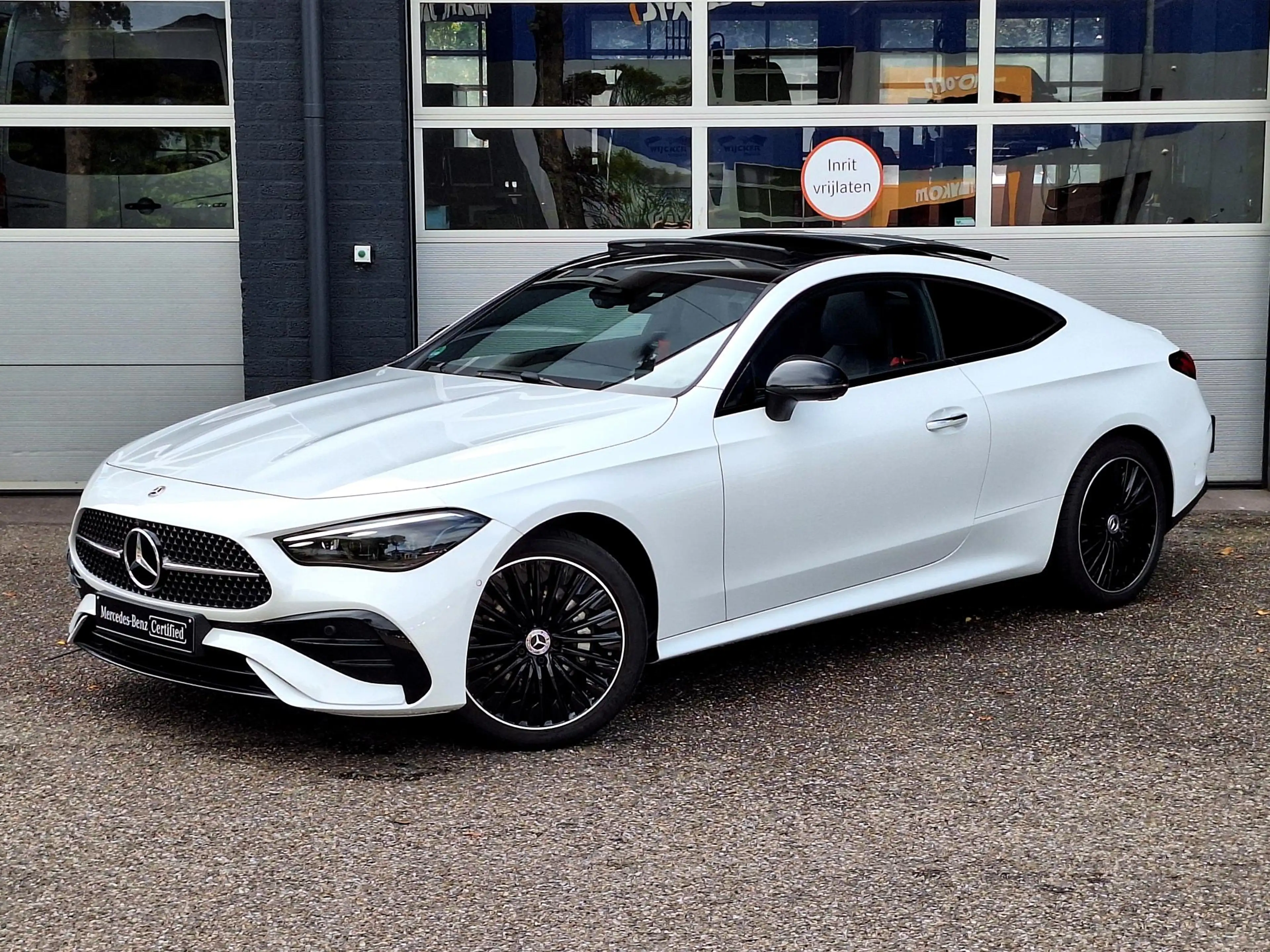 Mercedes-Benz CLE 300 Coupé e AMG Line | Panoramadak | Night Pakket | Bu — photo 2